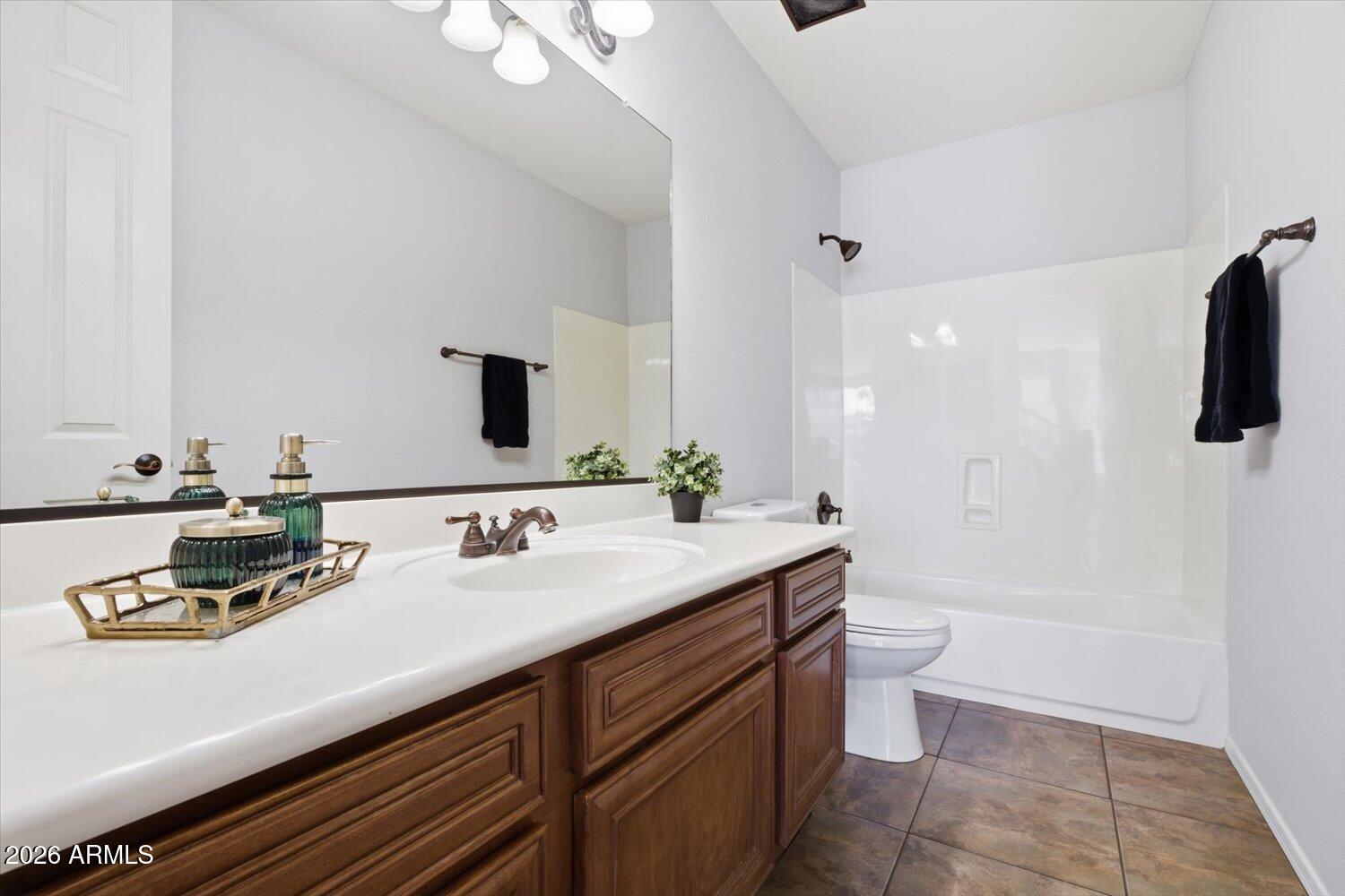 7253 E NATHAN Street