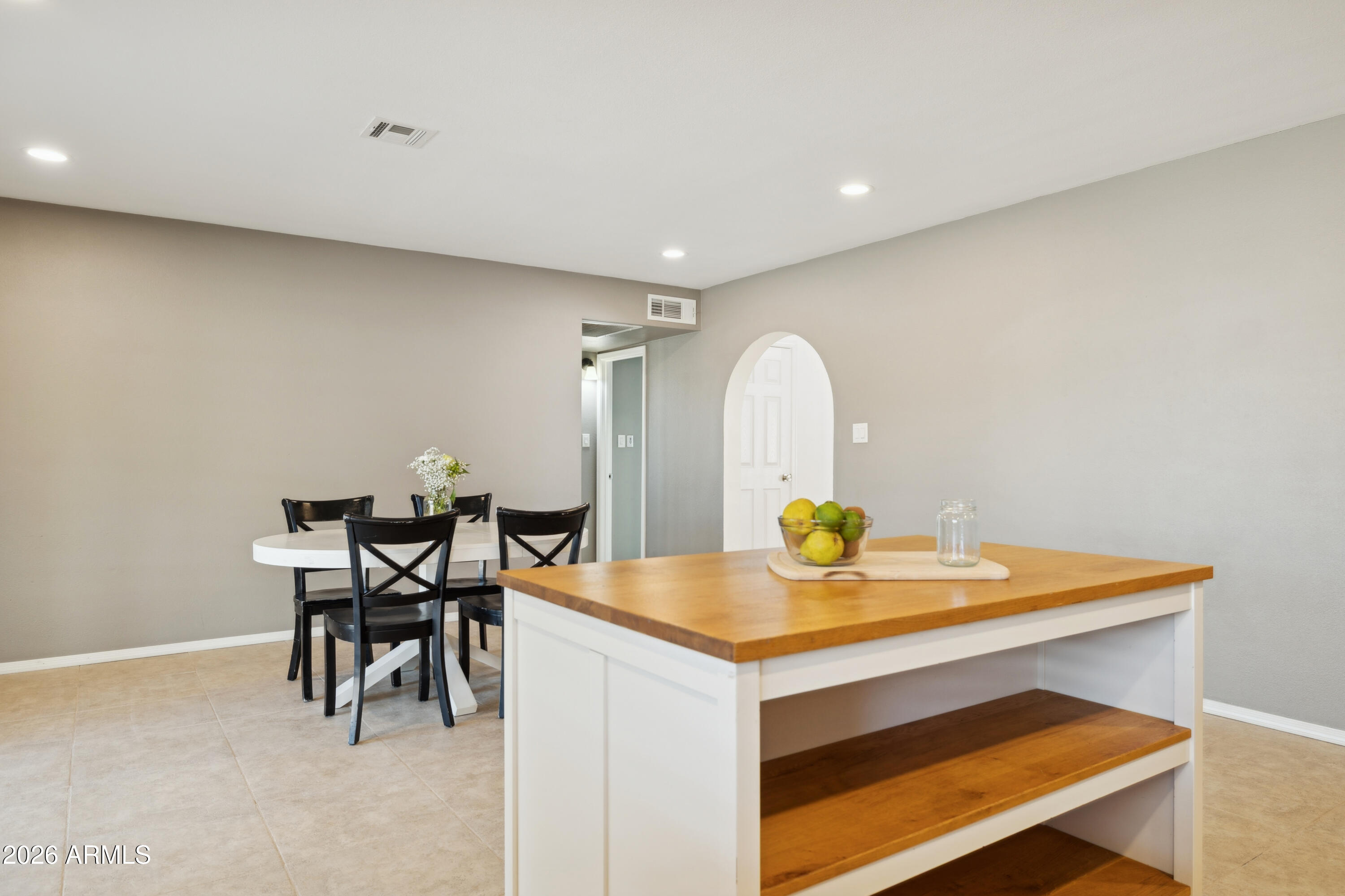 2902 E Emile Zola Avenue