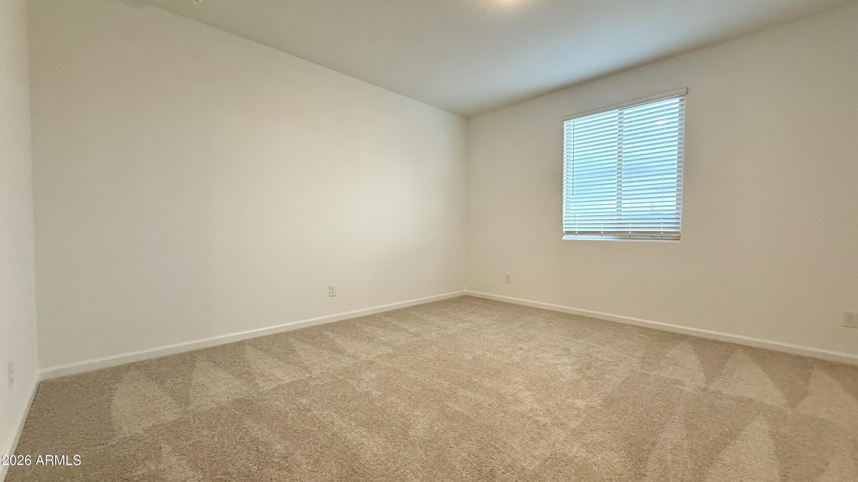 9549 W TAMARISK Avenue