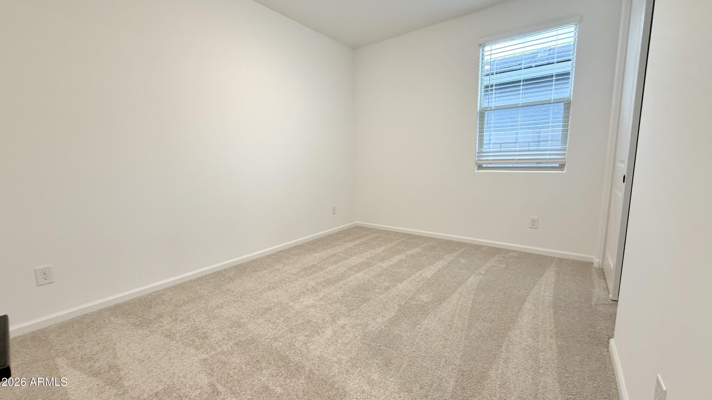 9549 W TAMARISK Avenue