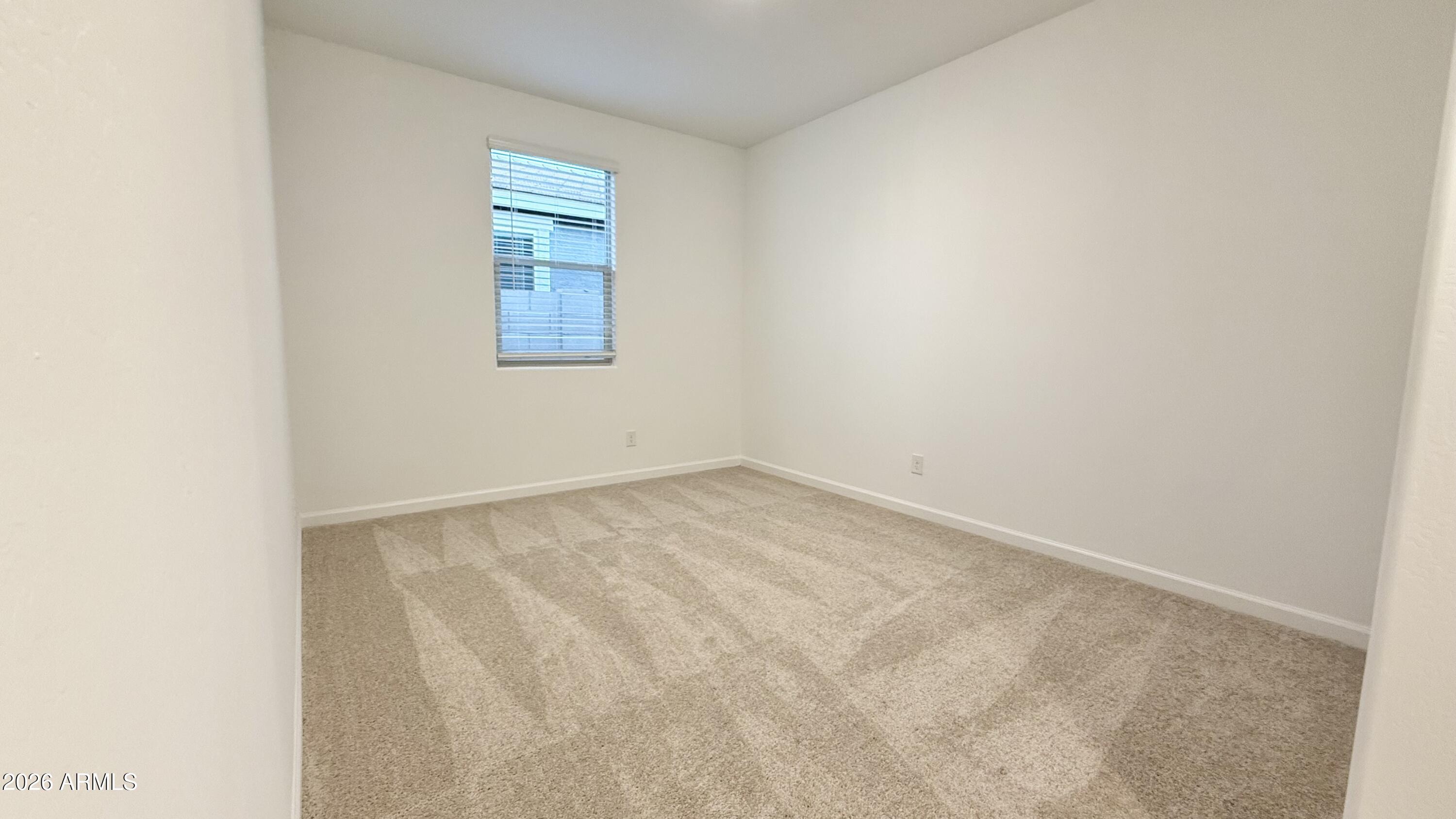 9549 W TAMARISK Avenue