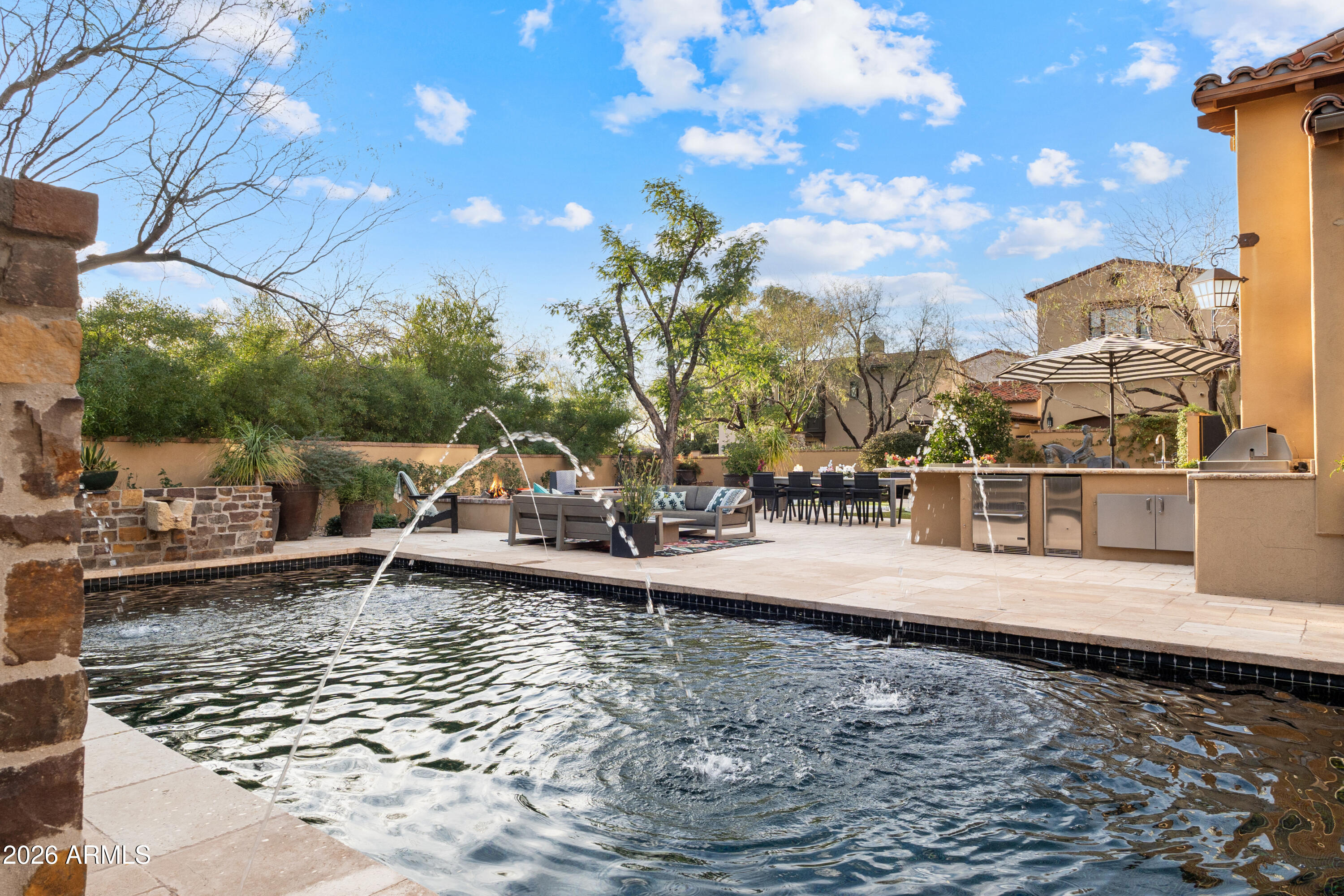 10244 E WINDRUNNER Drive