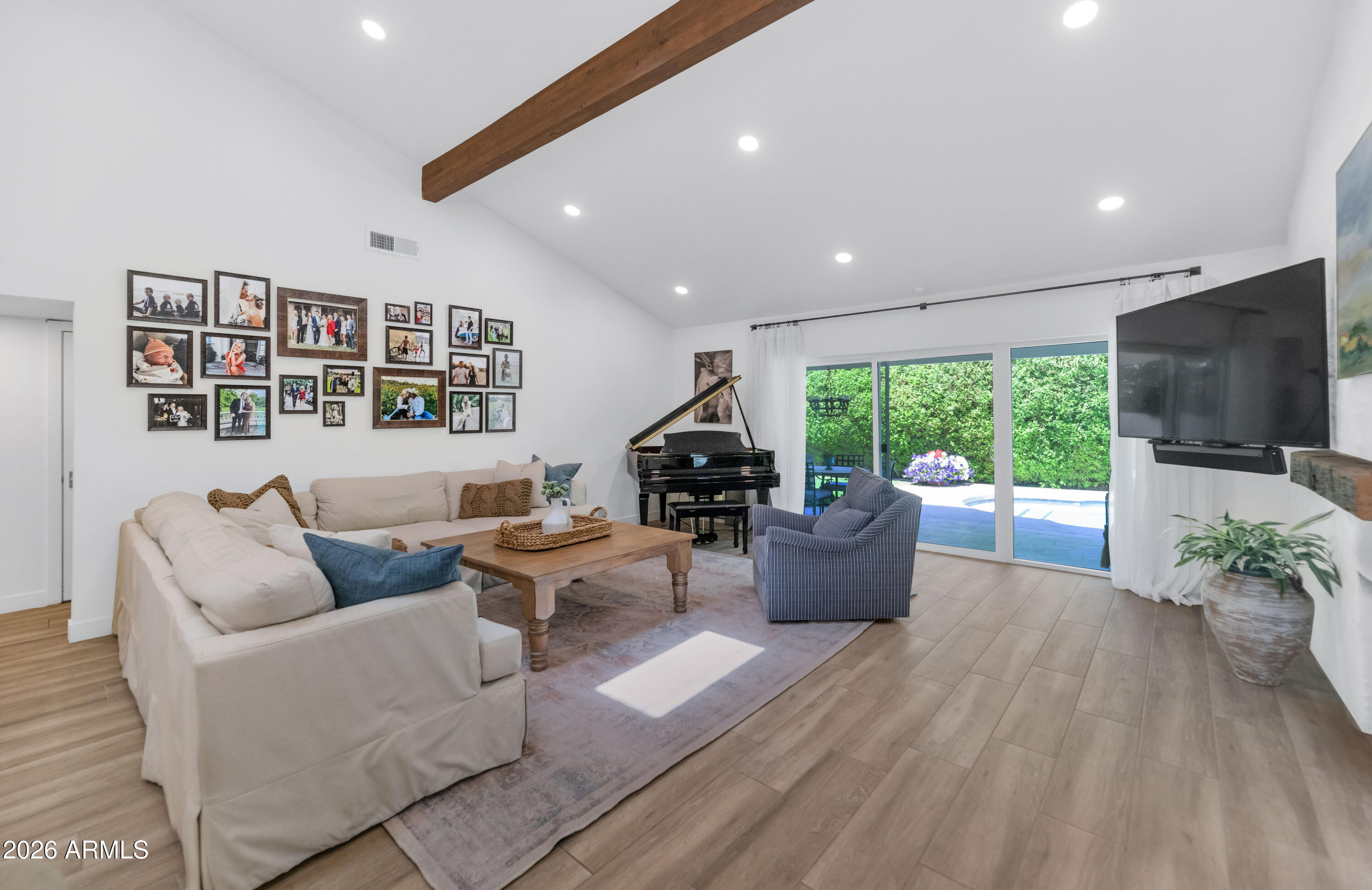 8620 E VIA DEL PALACIO Street