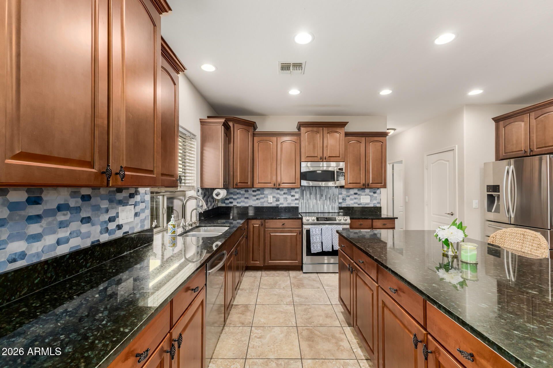 2507 E RUSTLING OAKS Lane