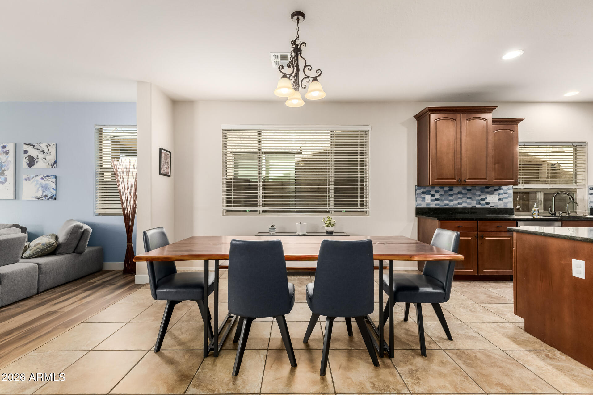 2507 E RUSTLING OAKS Lane