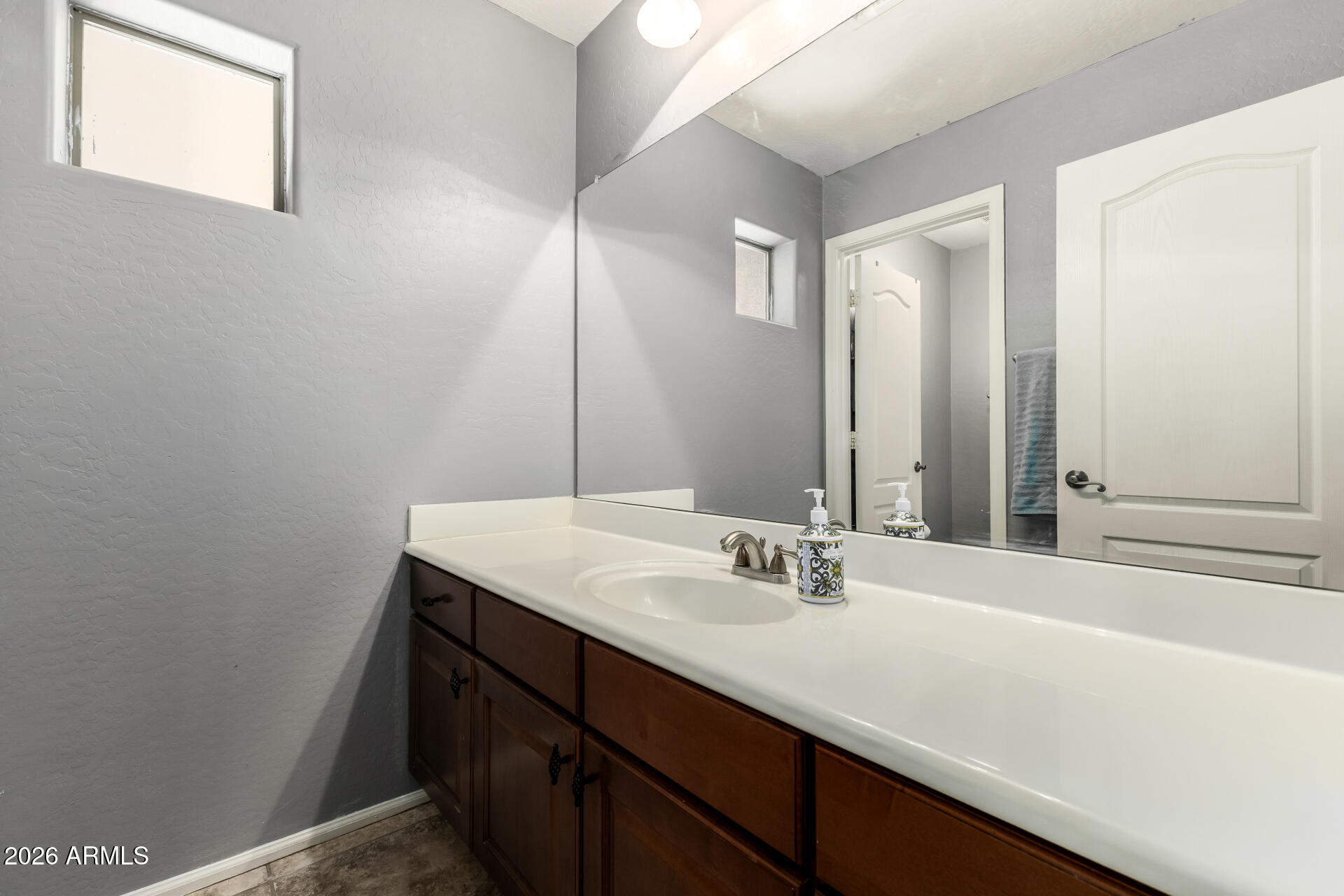 2507 E RUSTLING OAKS Lane