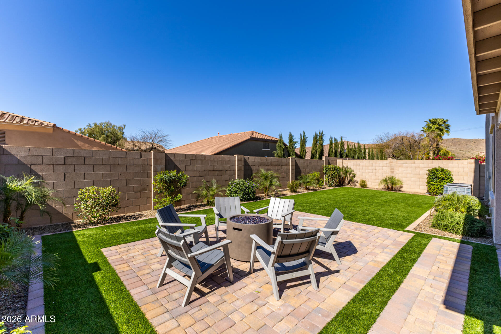 2507 E RUSTLING OAKS Lane