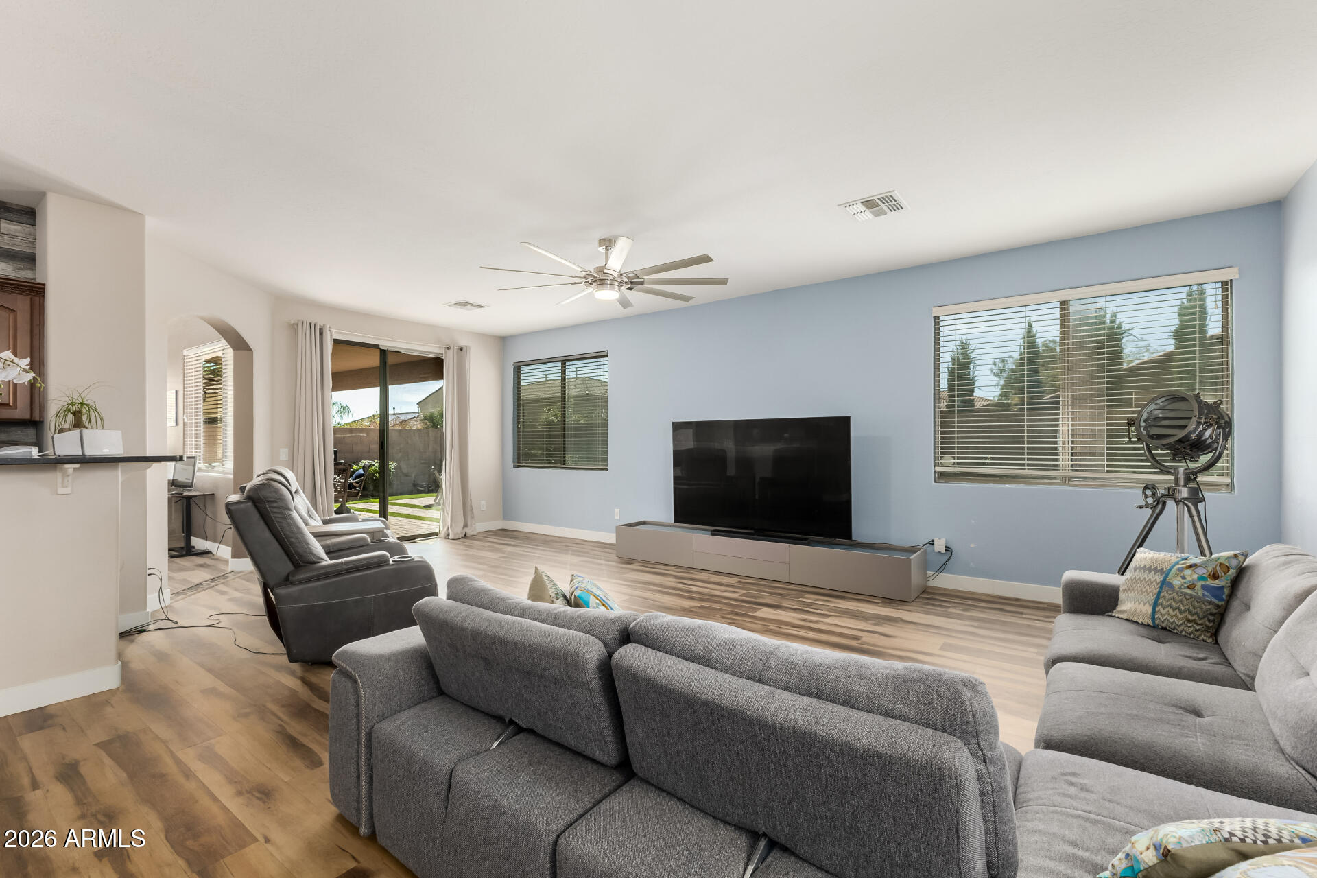 2507 E RUSTLING OAKS Lane