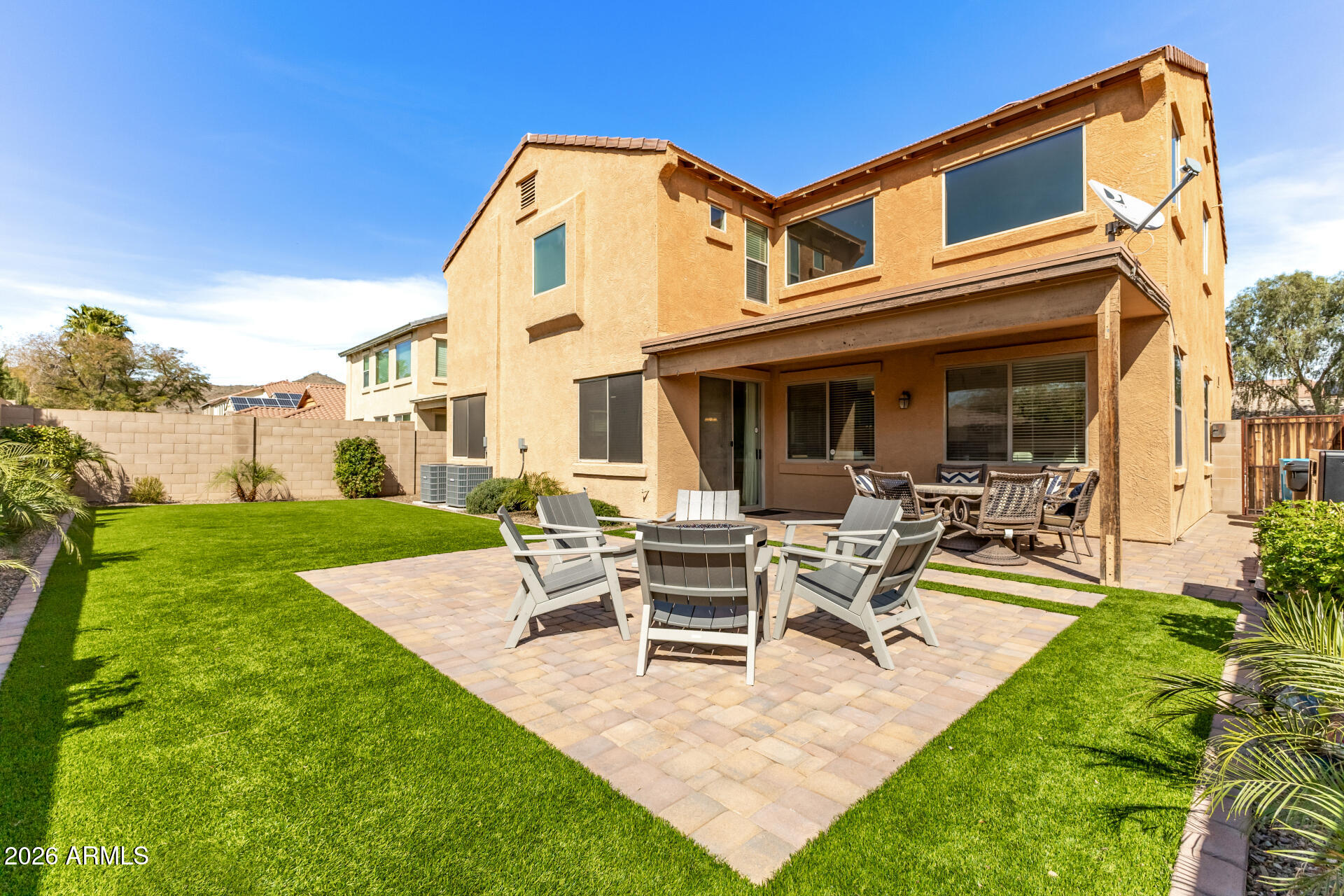 2507 E RUSTLING OAKS Lane