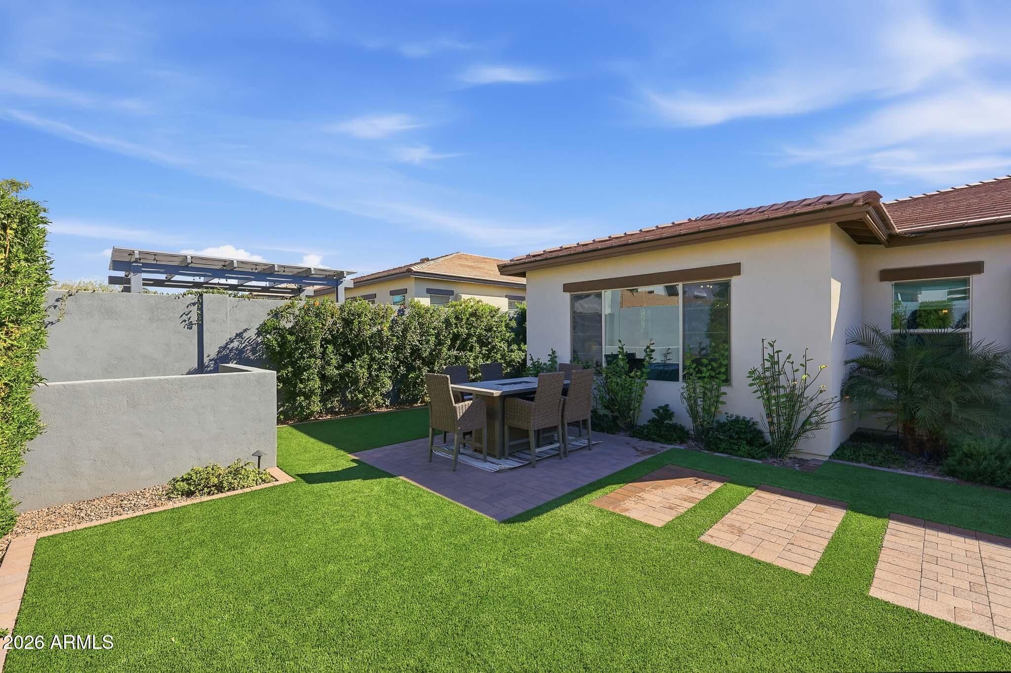 4416 E ROY ROGERS Road