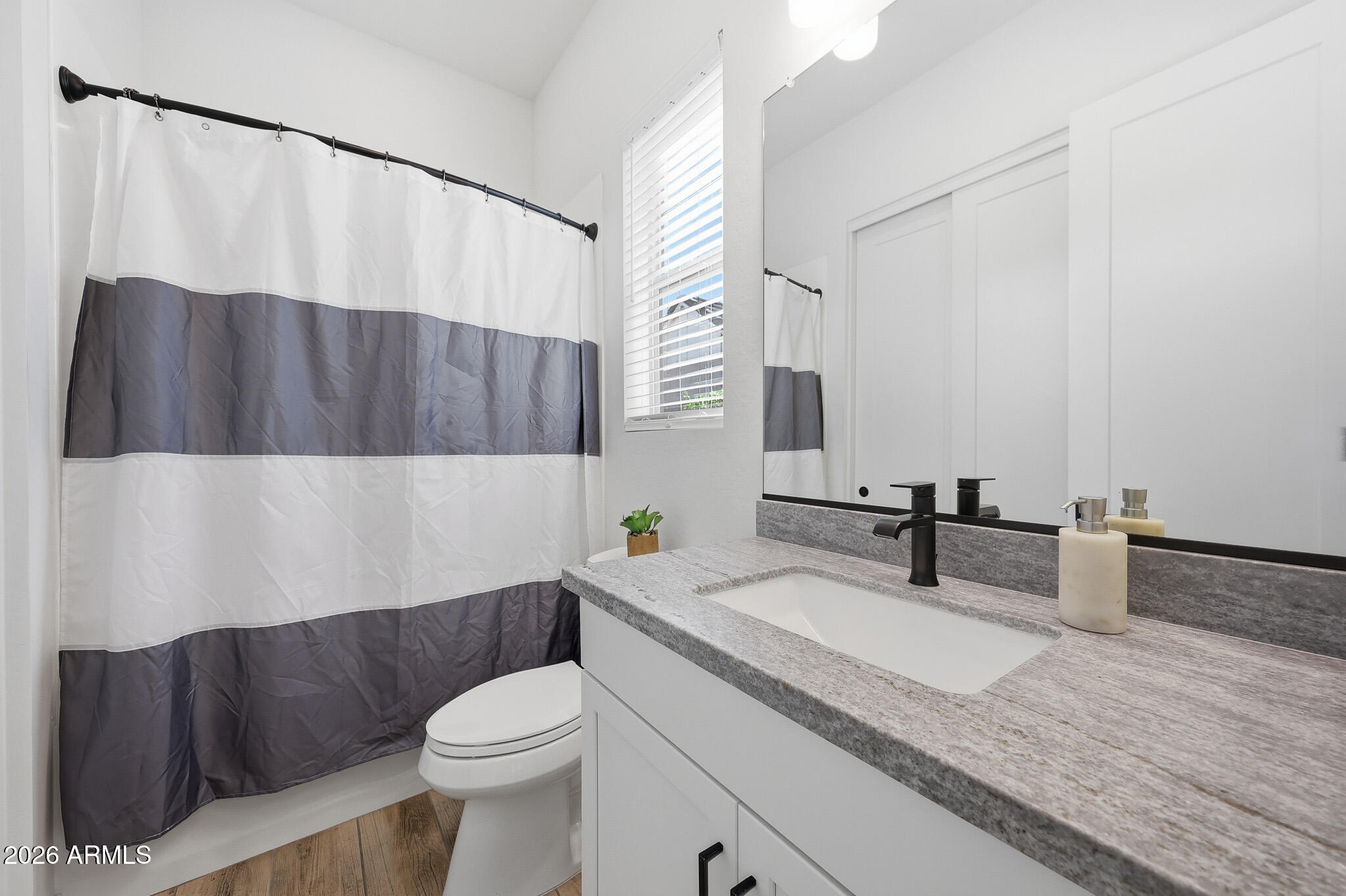 4416 E ROY ROGERS Road