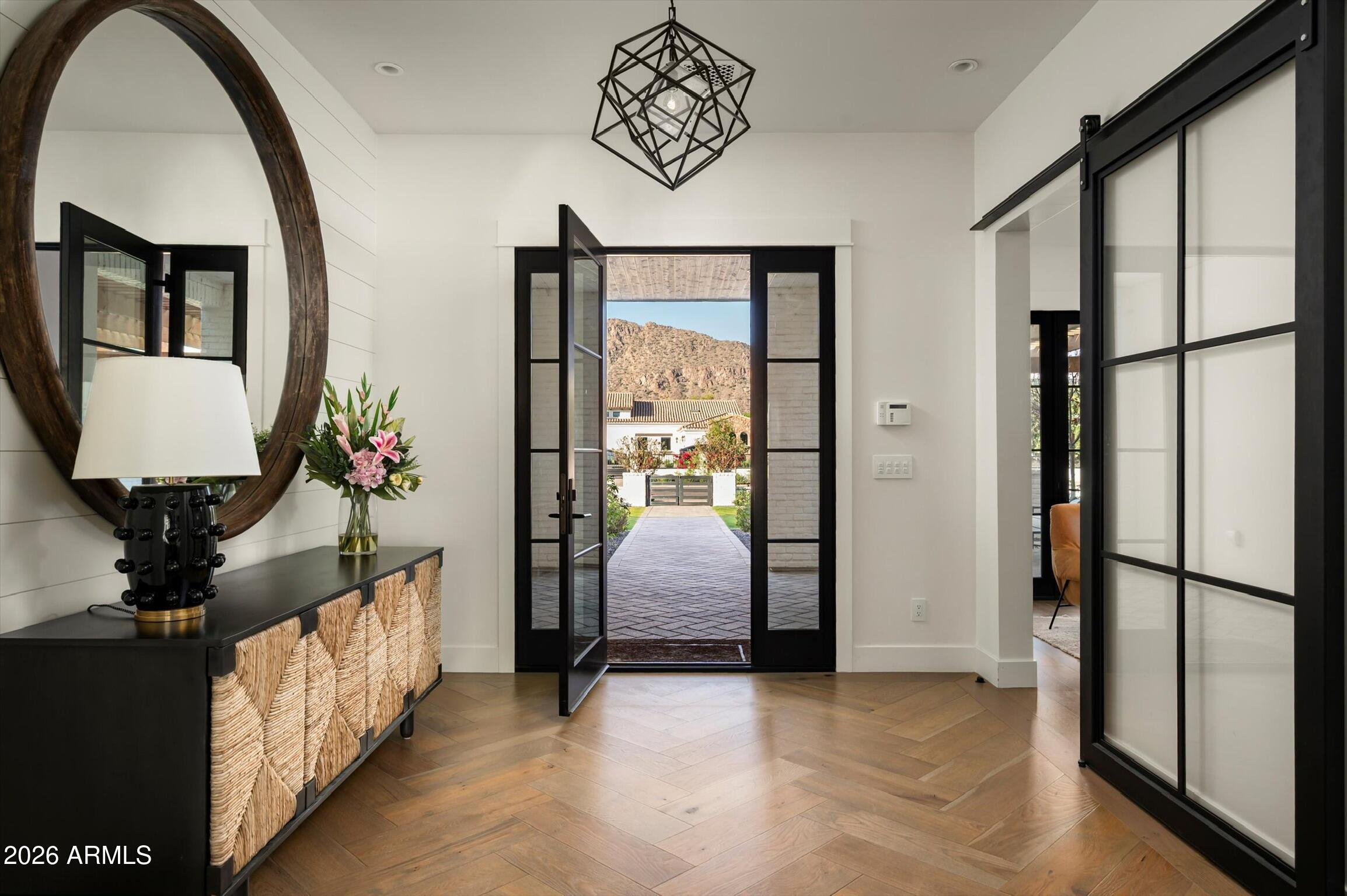 5903 E LAFAYETTE Boulevard