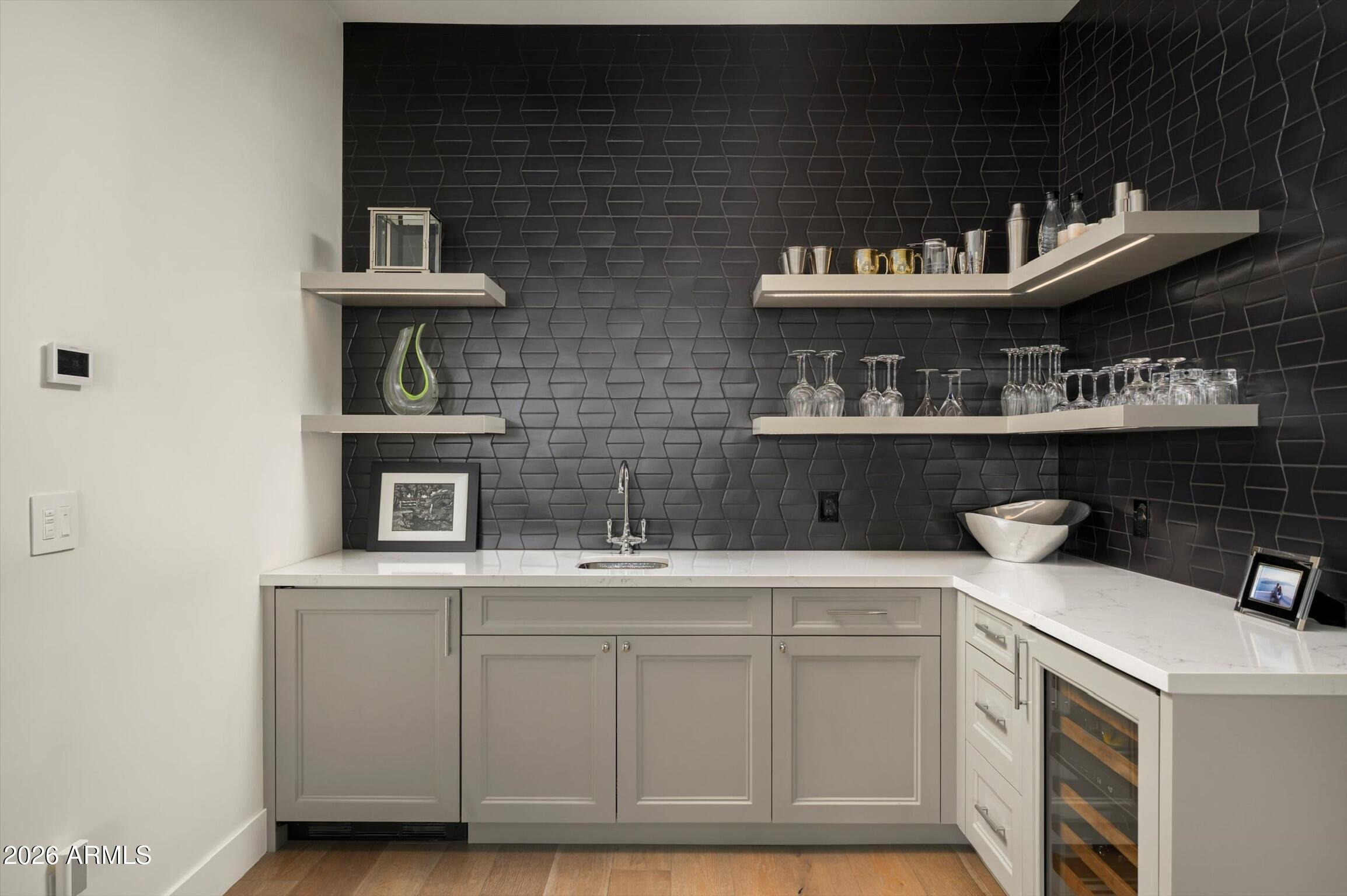 5903 E LAFAYETTE Boulevard