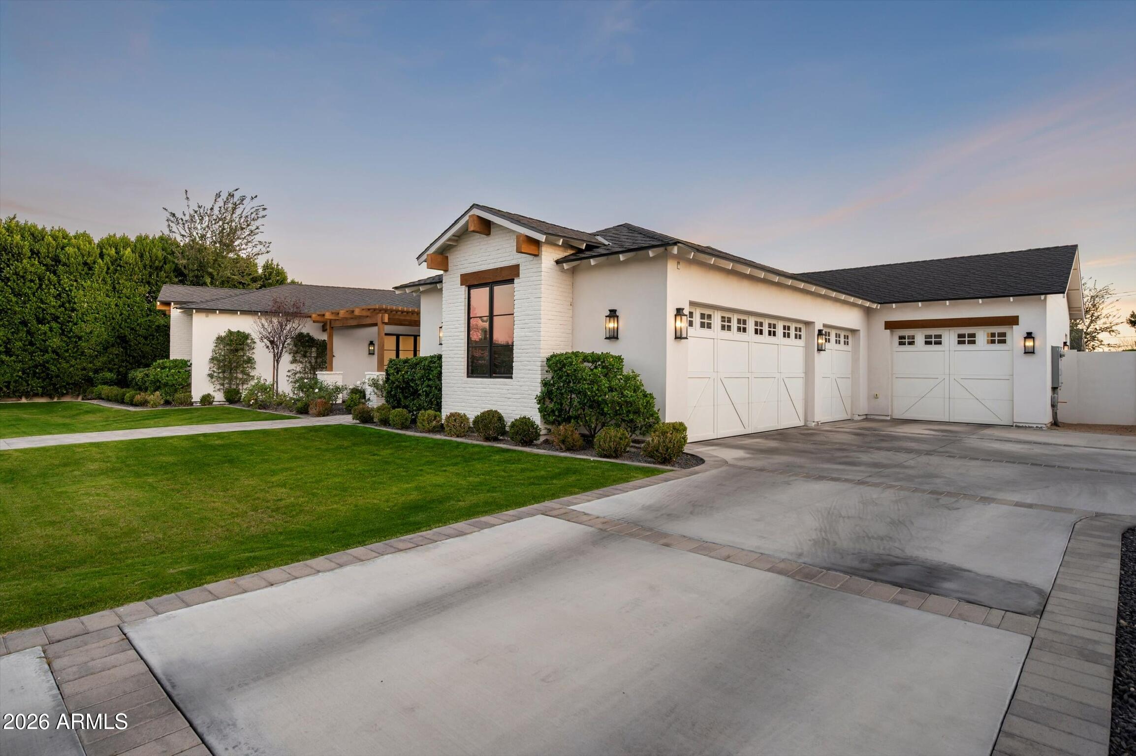 5903 E LAFAYETTE Boulevard