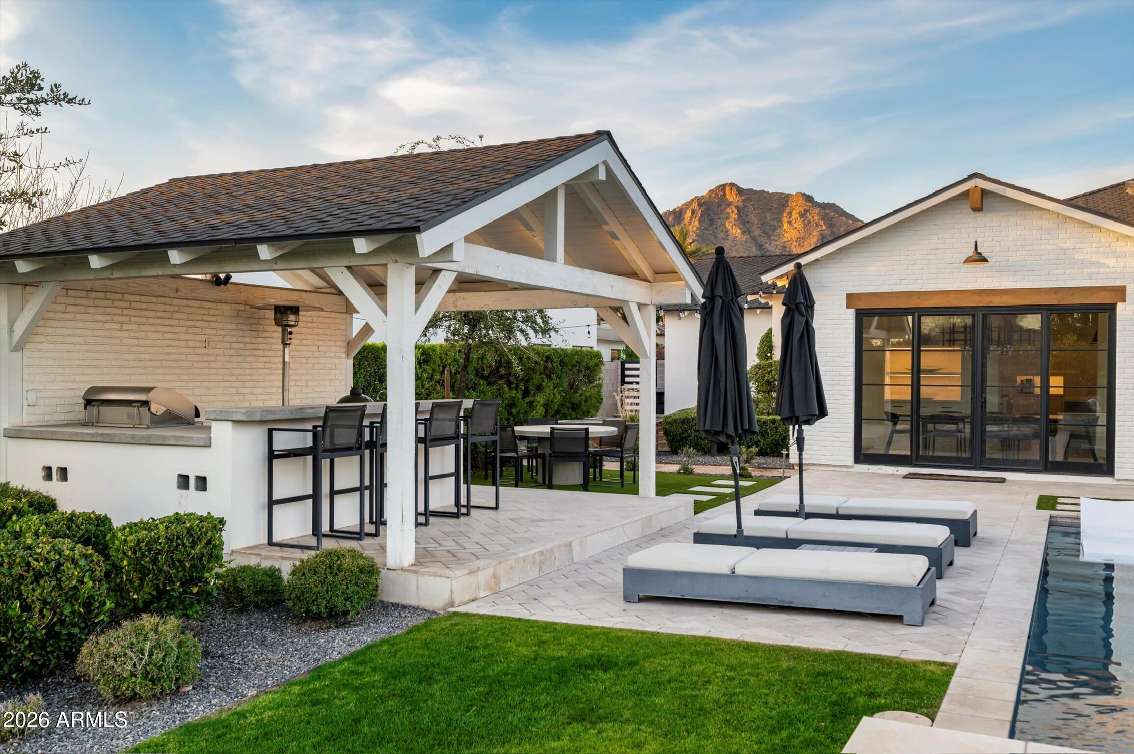 5903 E LAFAYETTE Boulevard