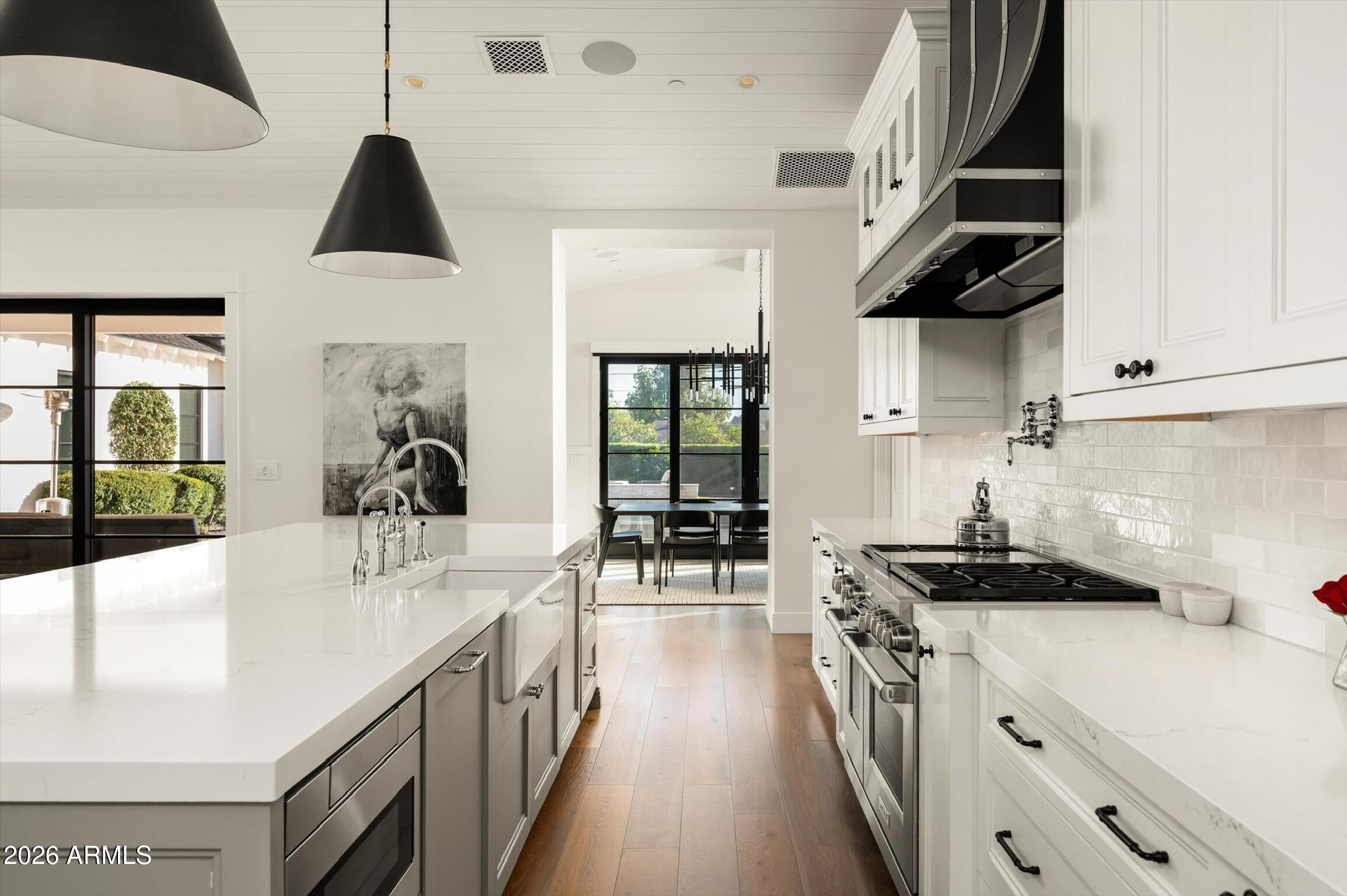 5903 E LAFAYETTE Boulevard