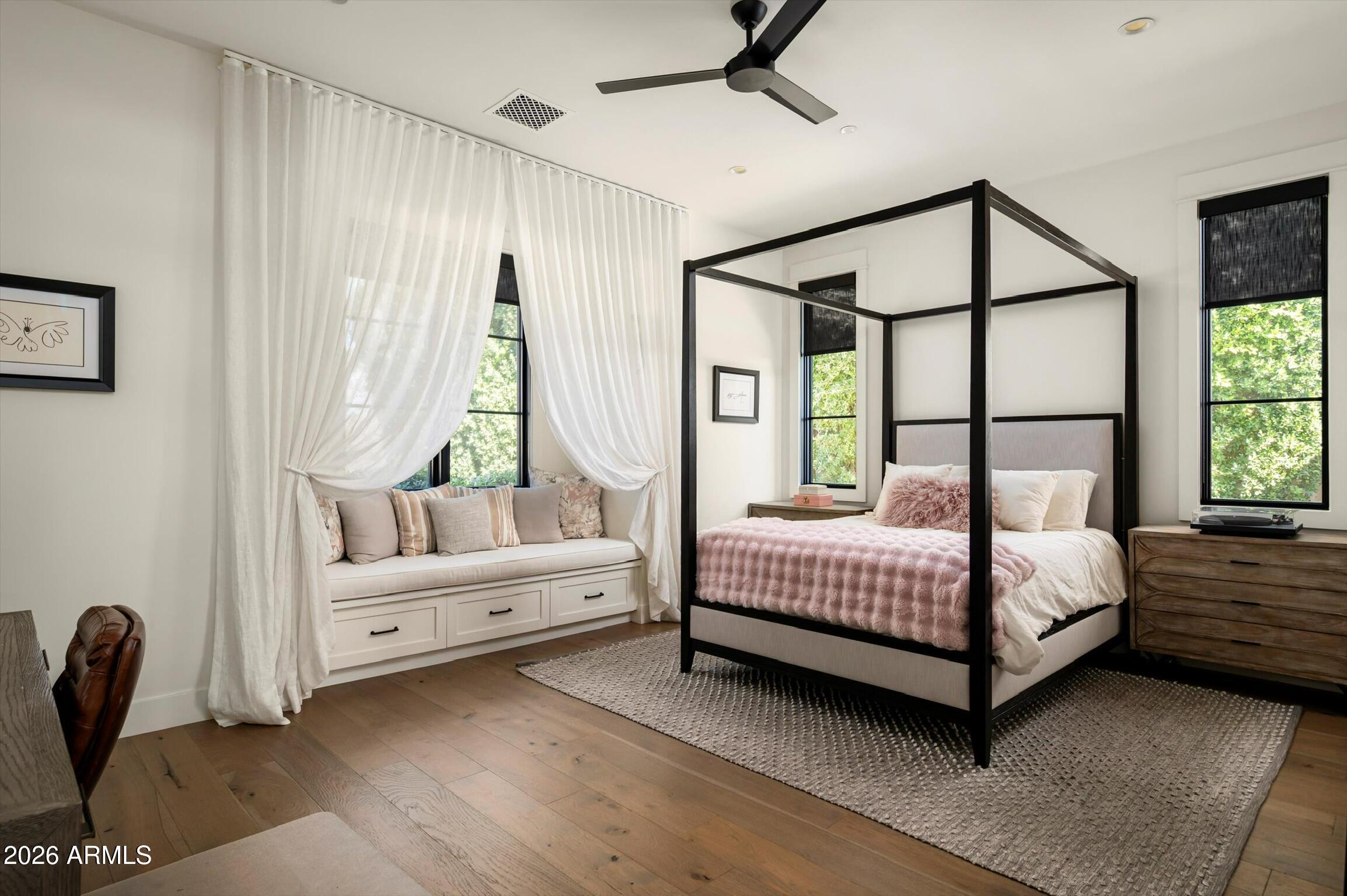 5903 E LAFAYETTE Boulevard