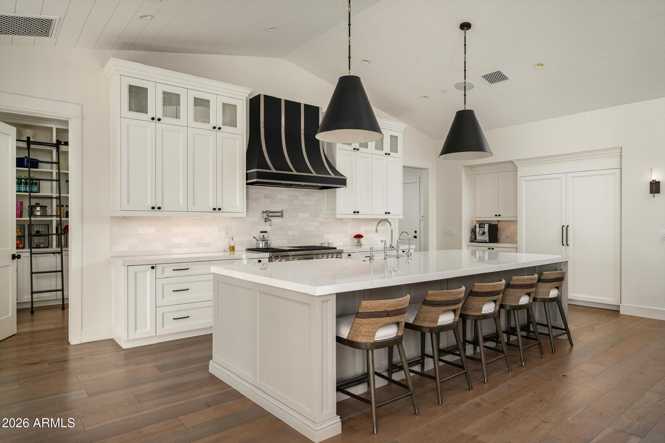 5903 E LAFAYETTE Boulevard