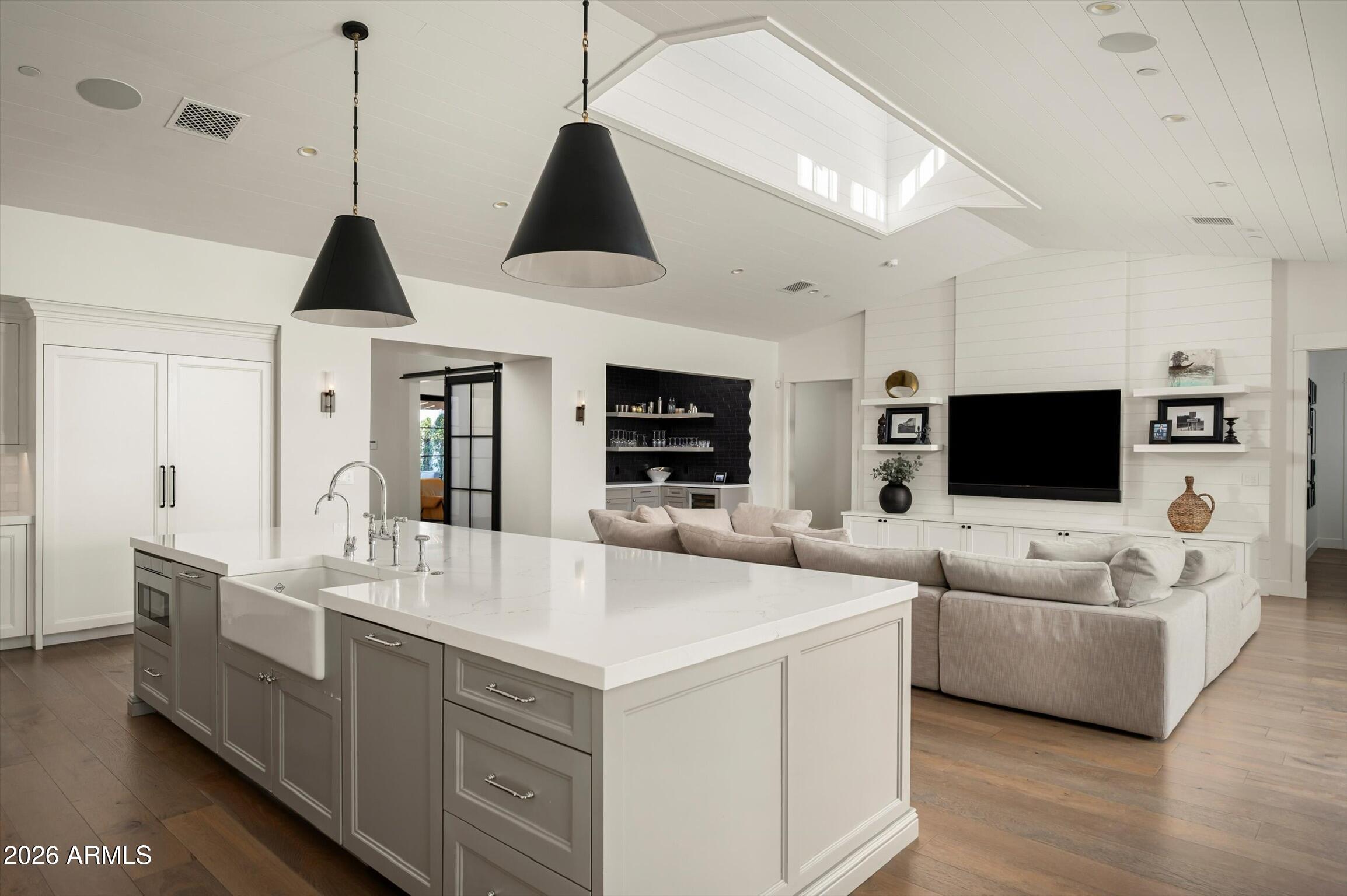 5903 E LAFAYETTE Boulevard