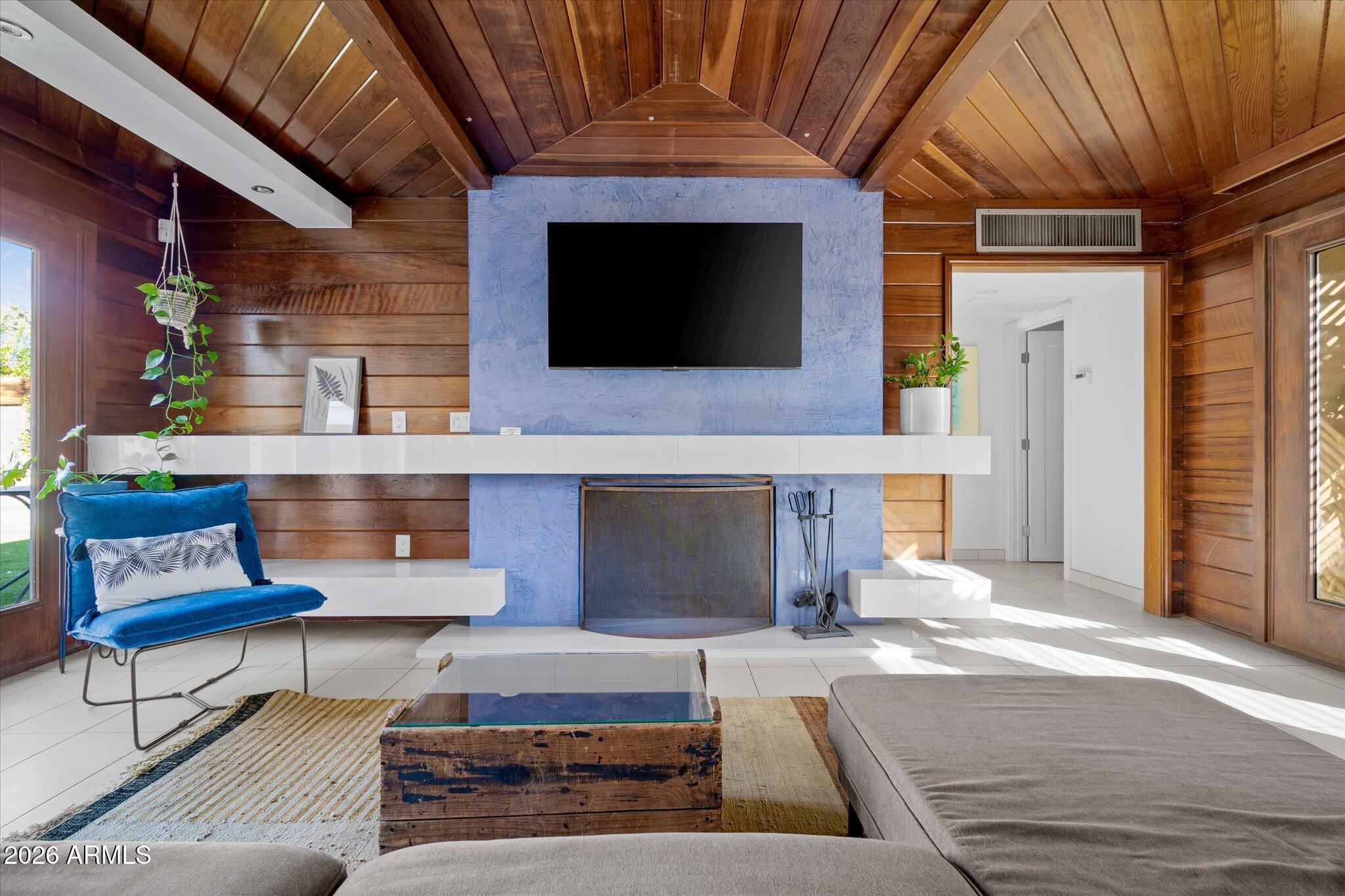 3812 E CORONADO Road