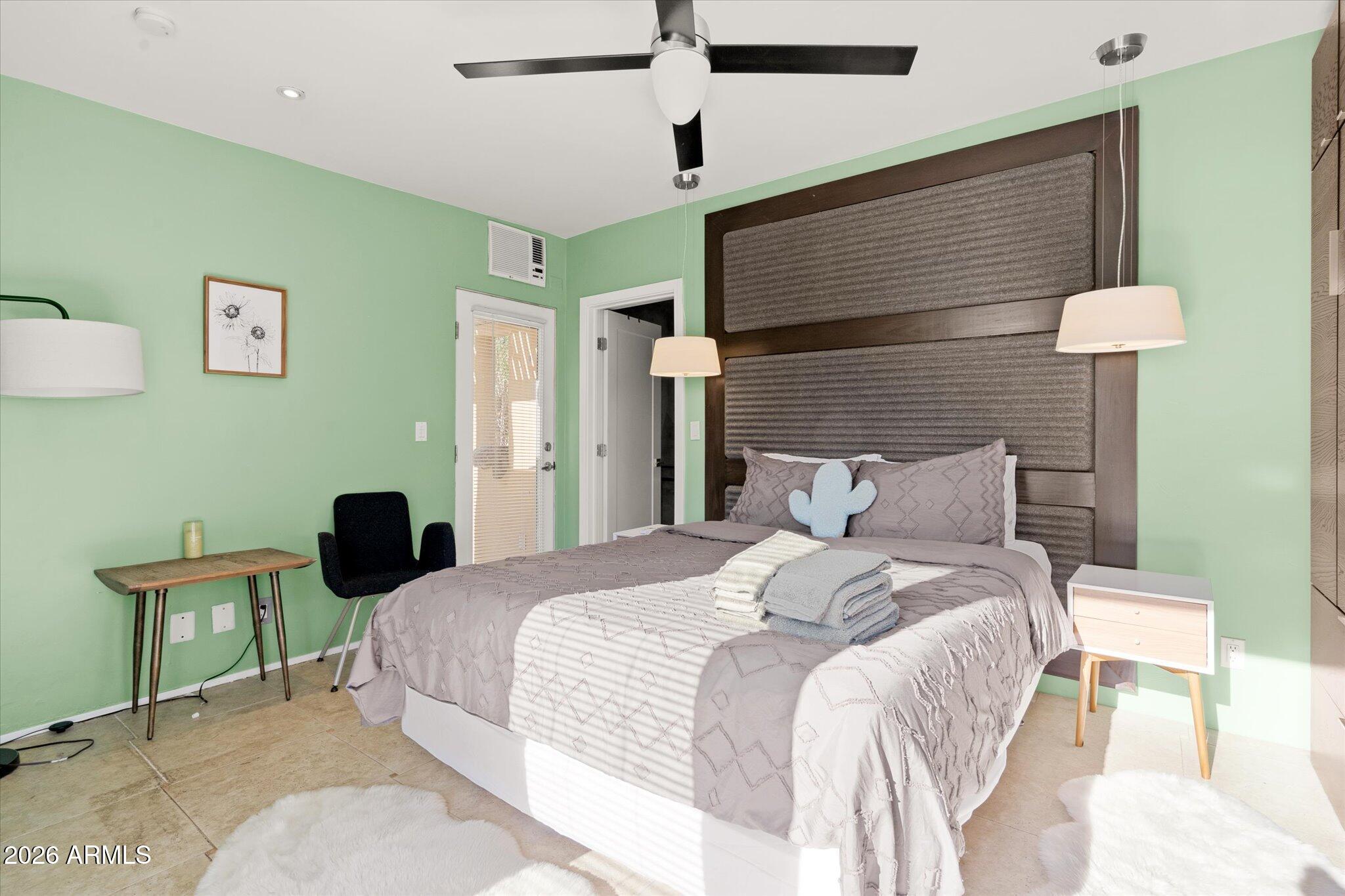 3812 E CORONADO Road