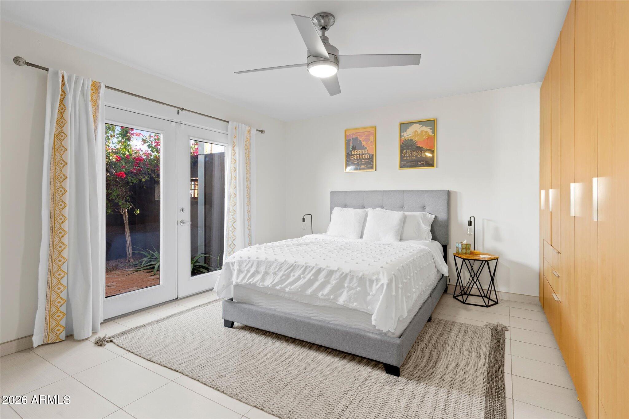 3812 E CORONADO Road