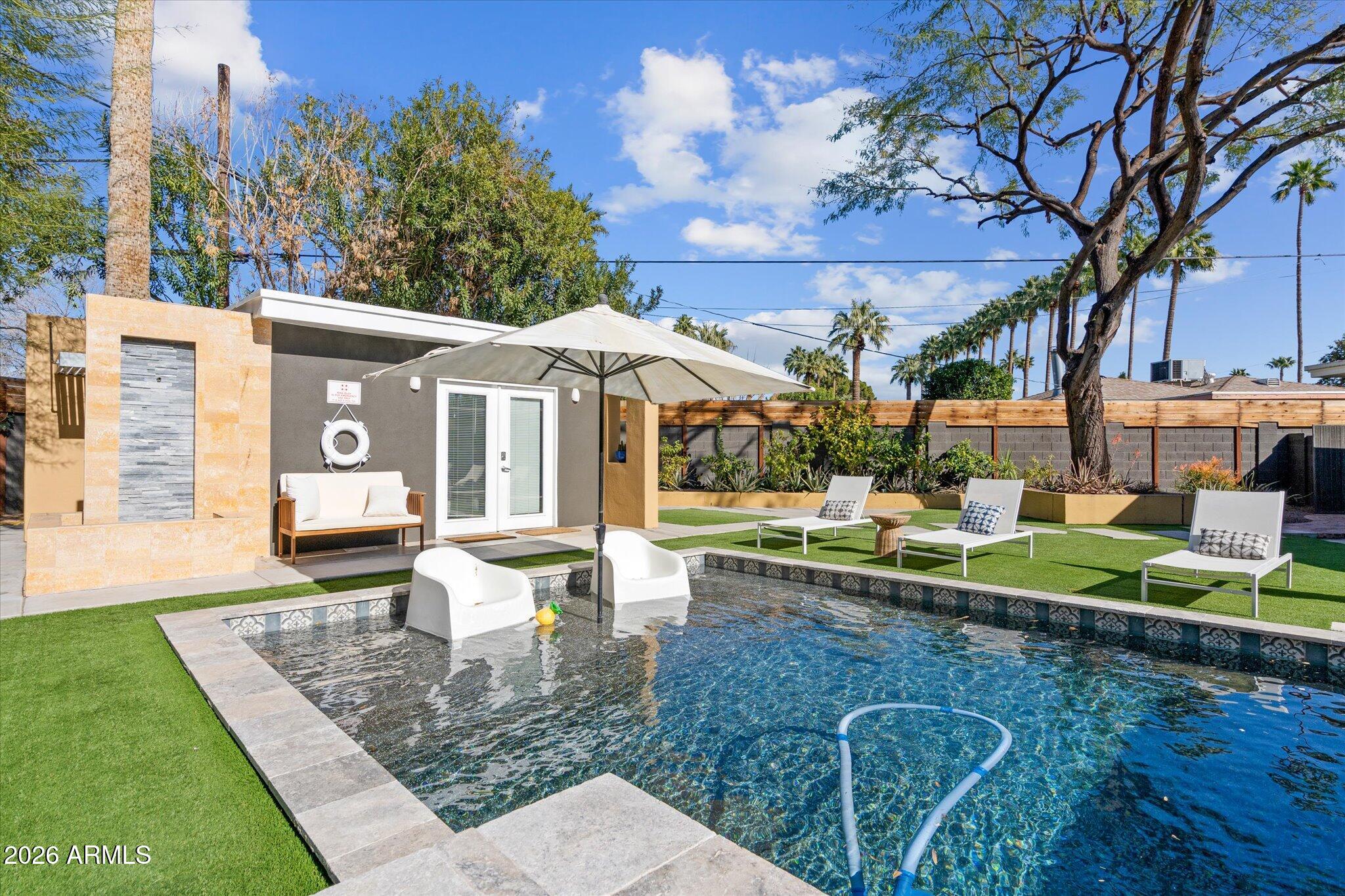 3812 E CORONADO Road