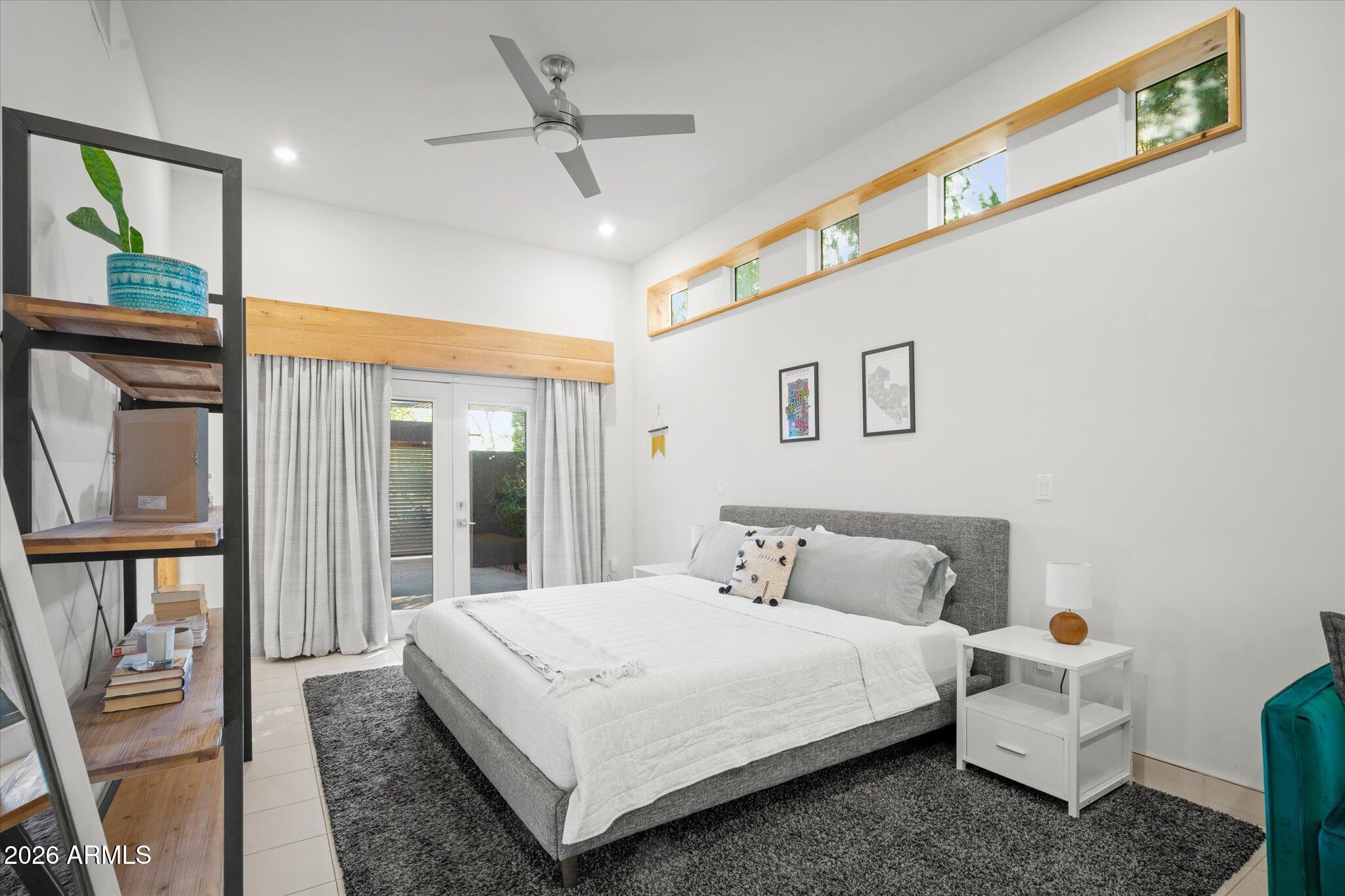 3812 E CORONADO Road