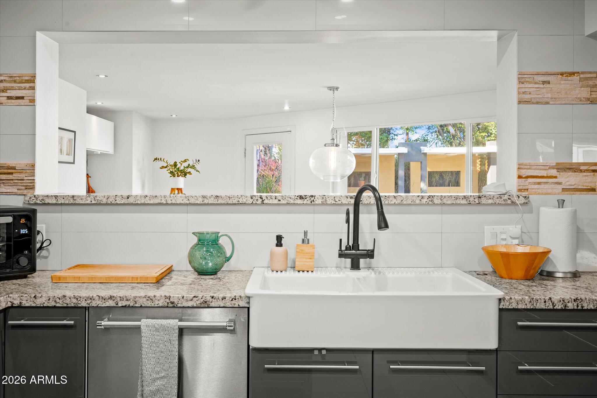 3812 E CORONADO Road