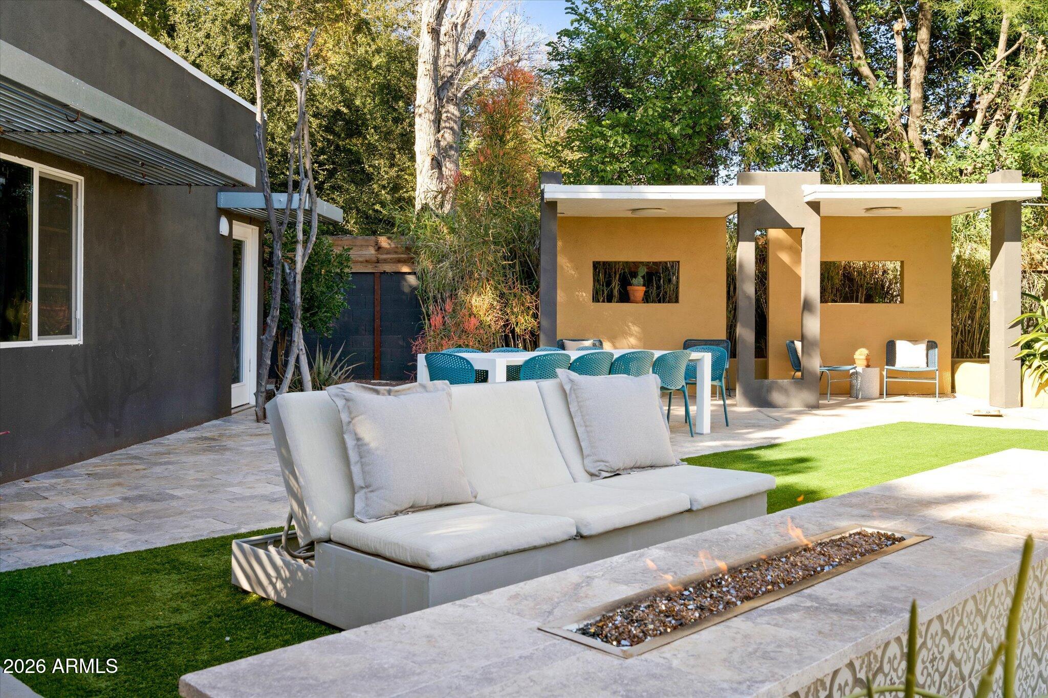 3812 E CORONADO Road