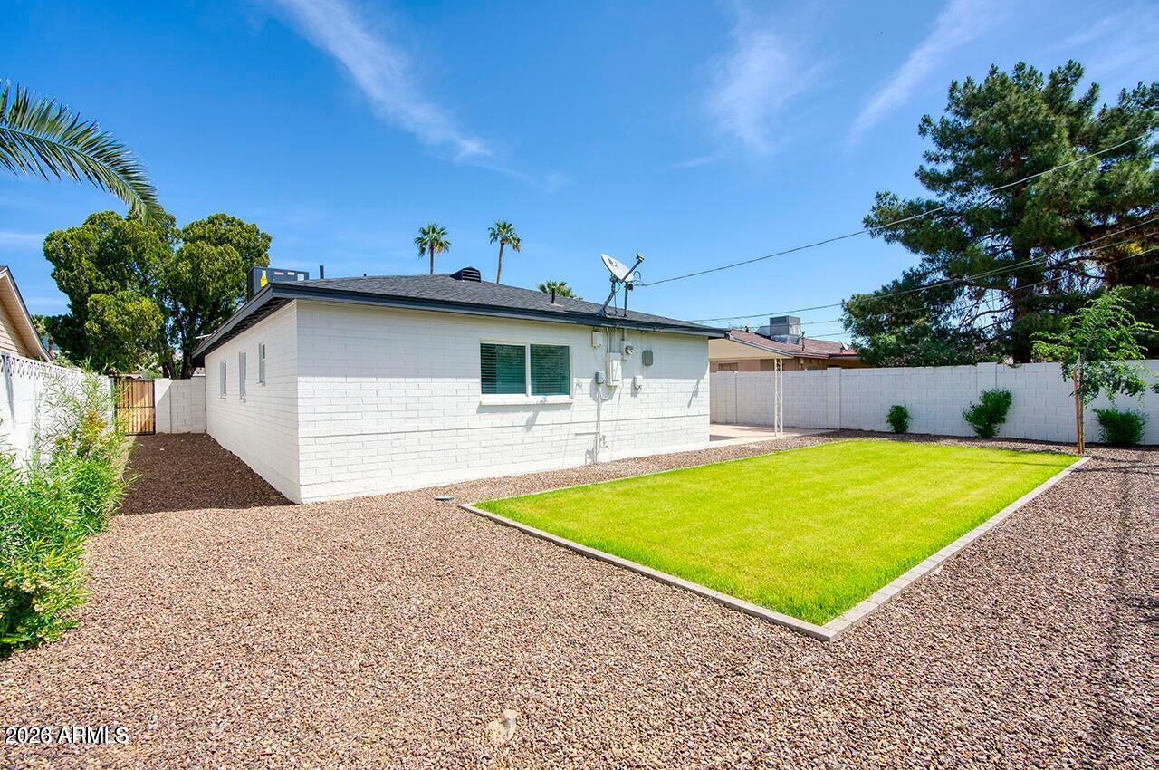 2509 E COOLIDGE Street