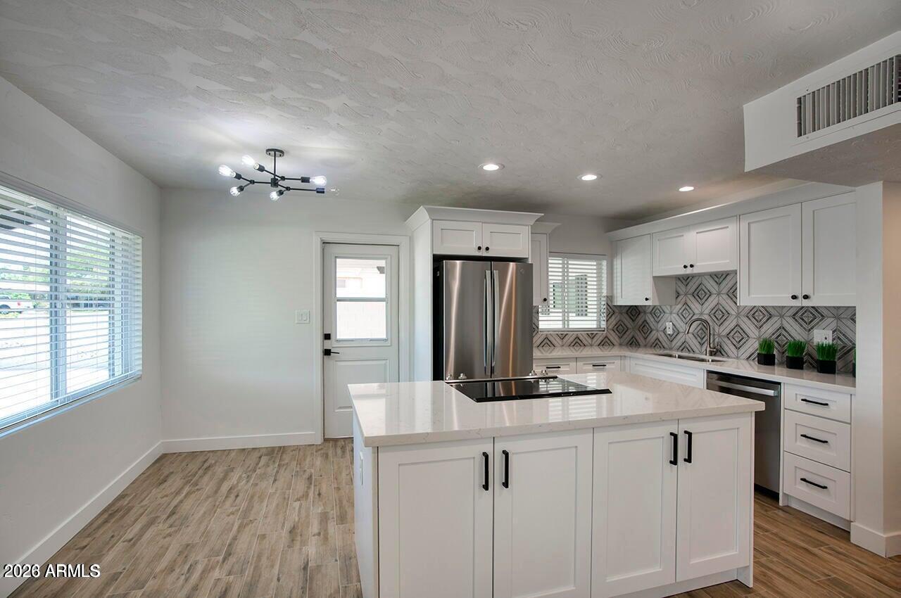 2509 E COOLIDGE Street