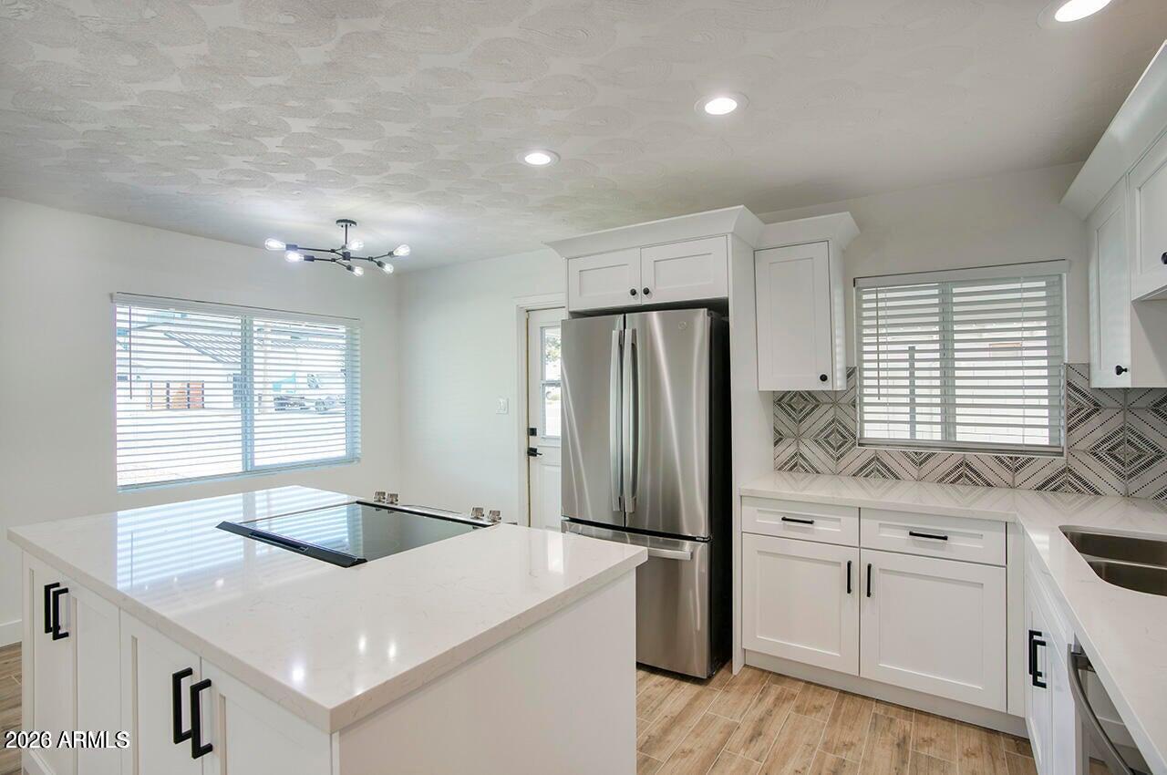 2509 E COOLIDGE Street