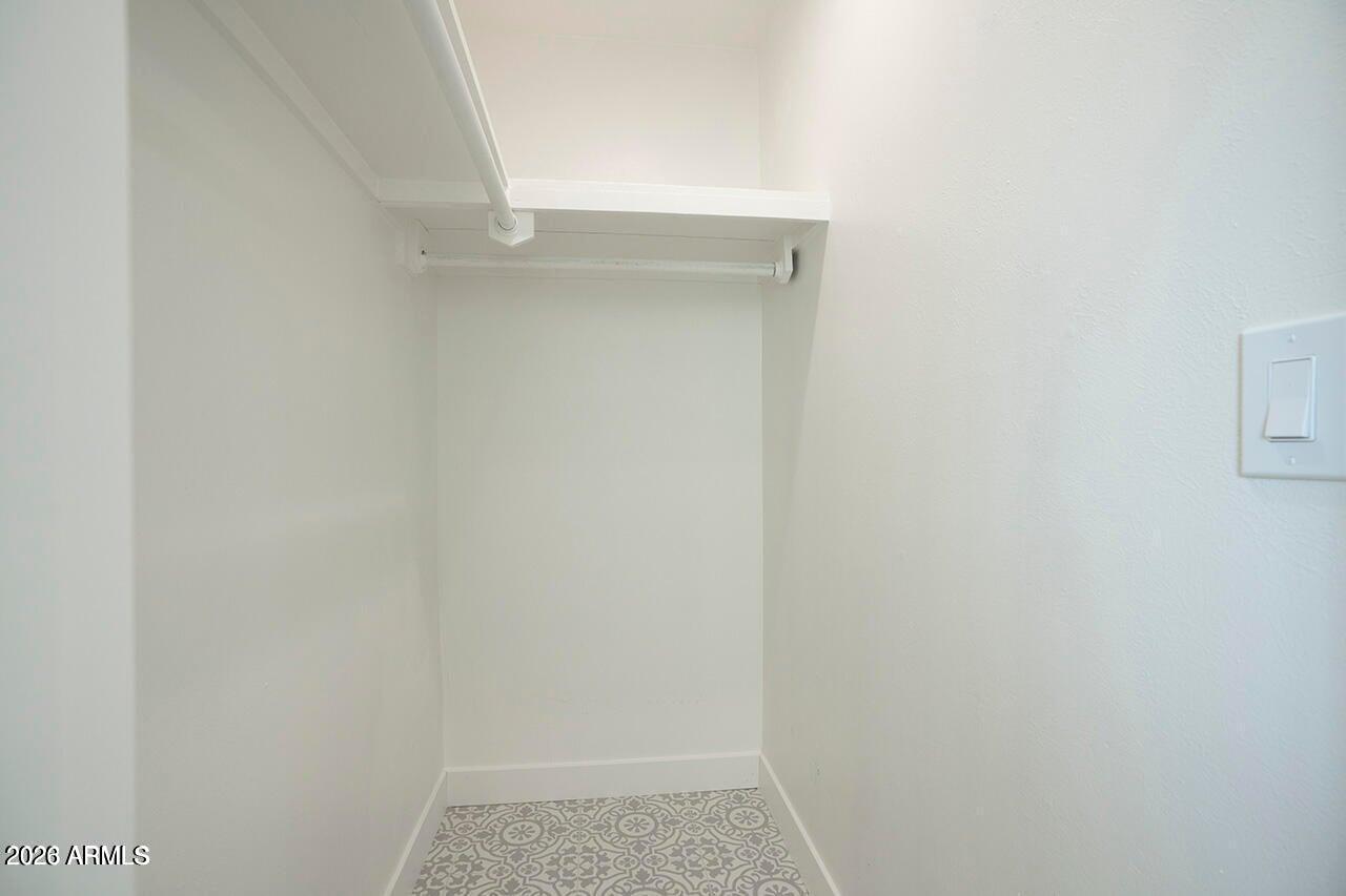 2509 E COOLIDGE Street