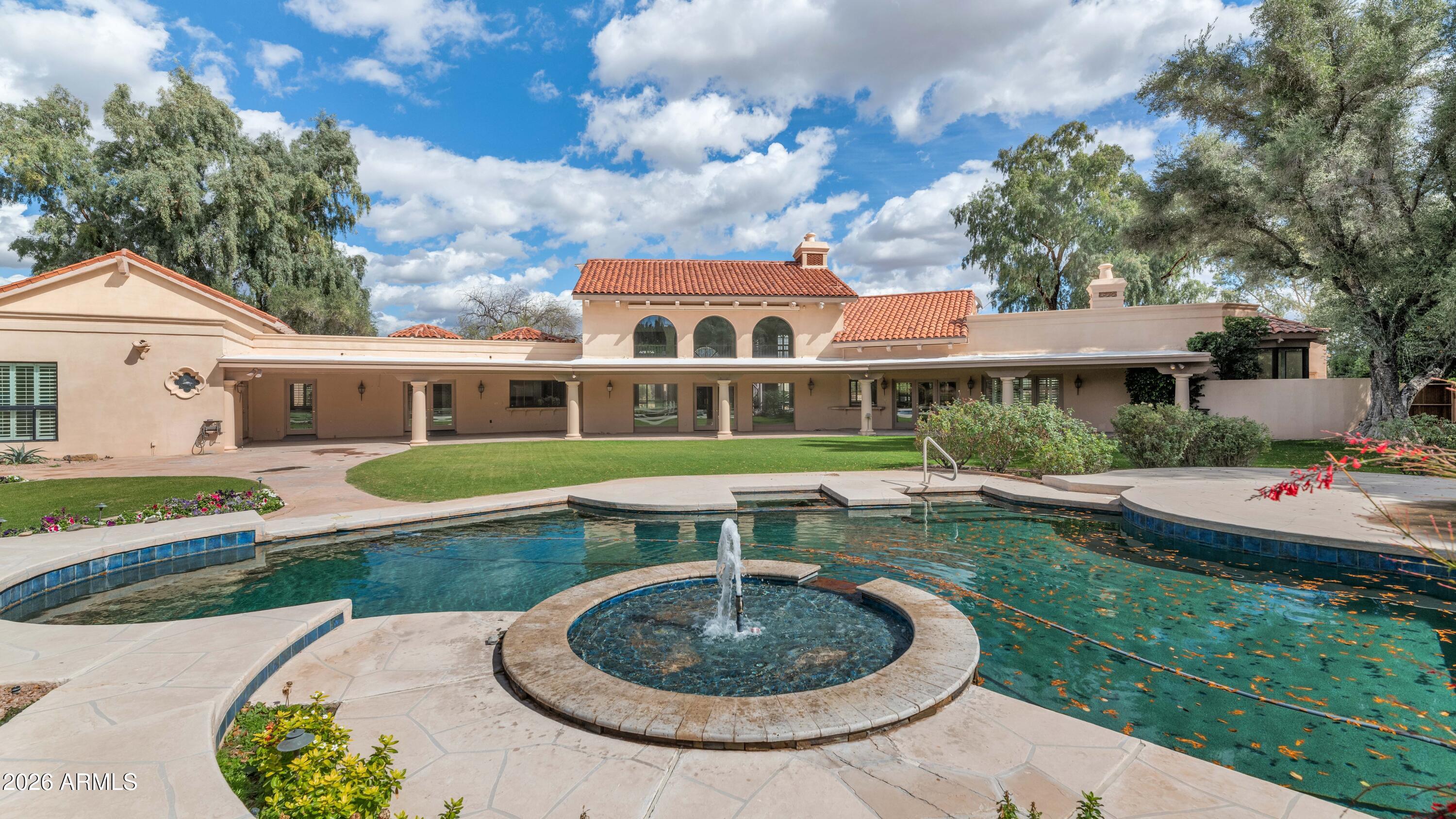 6301 E HUNTRESS Drive