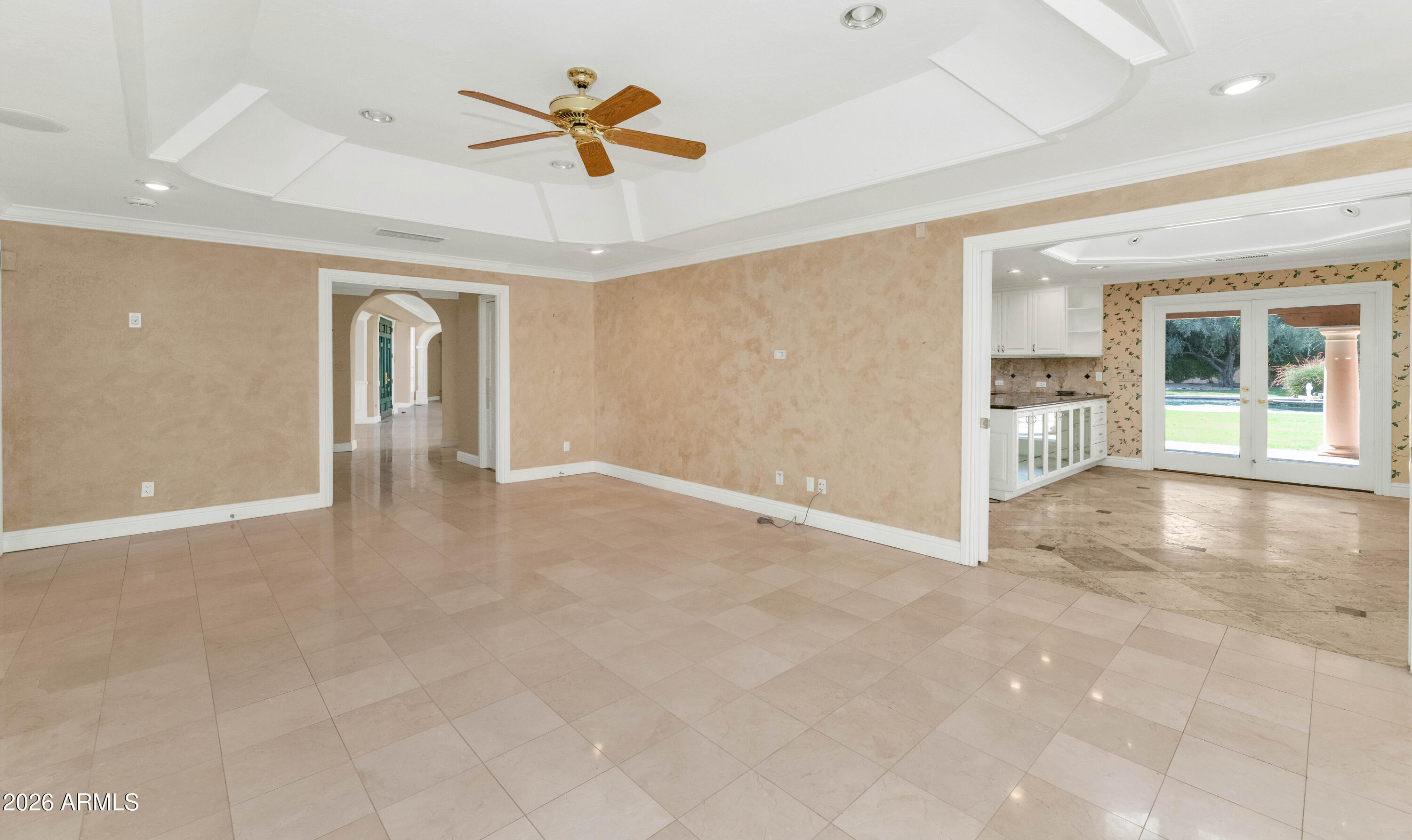 6301 E HUNTRESS Drive