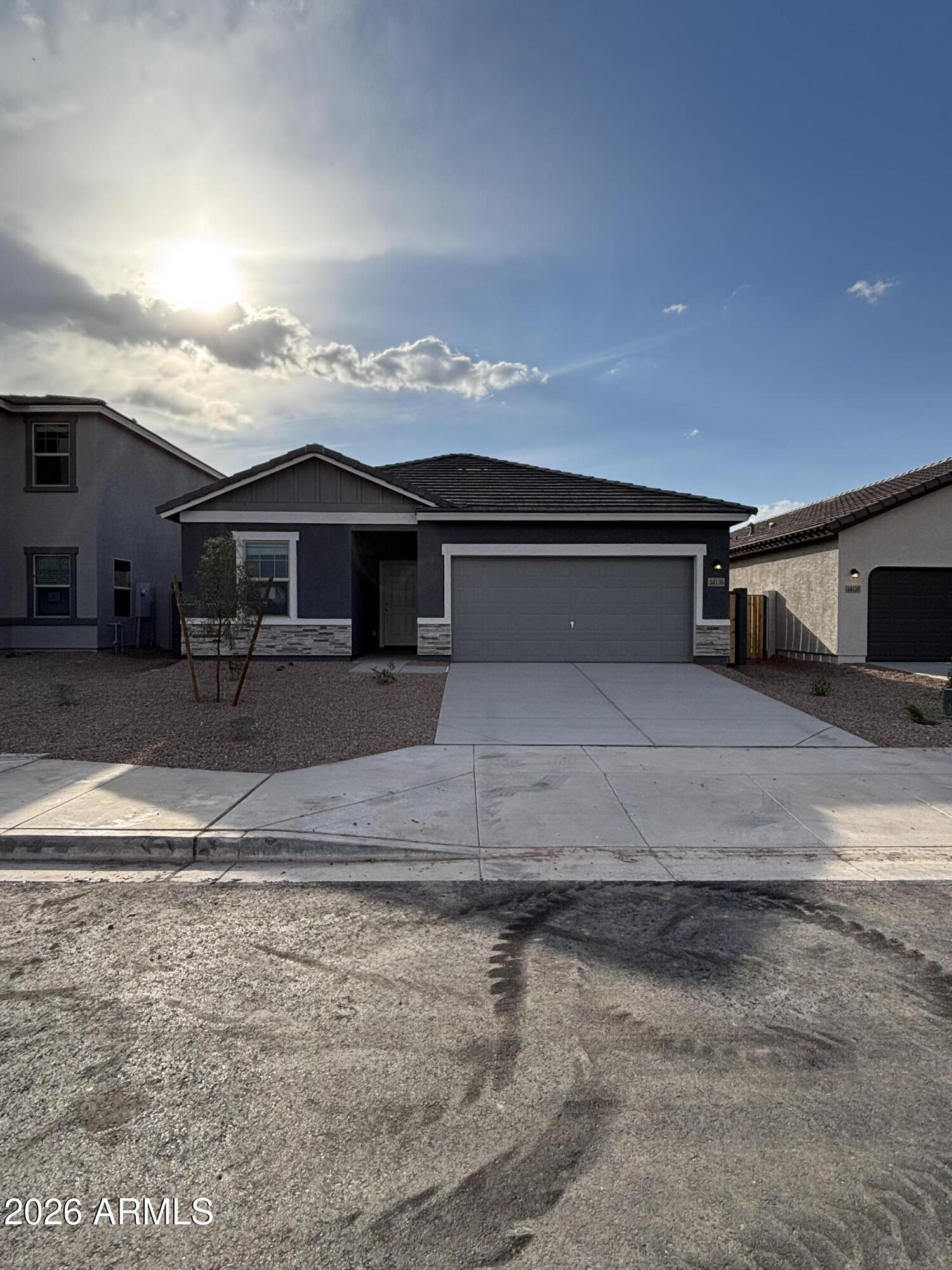 34136 N STONELEIGH Drive