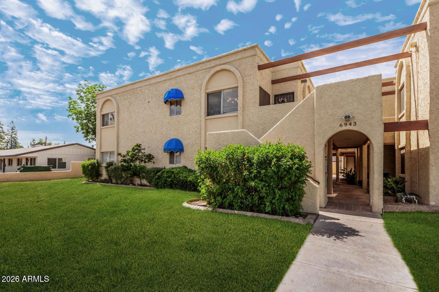 6943 E EARLL Drive 6