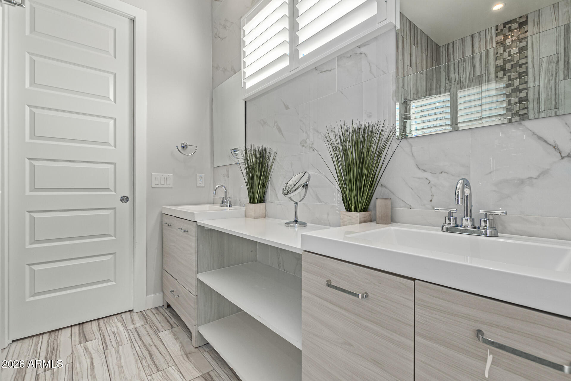 8302 E HEATHERBRAE Drive