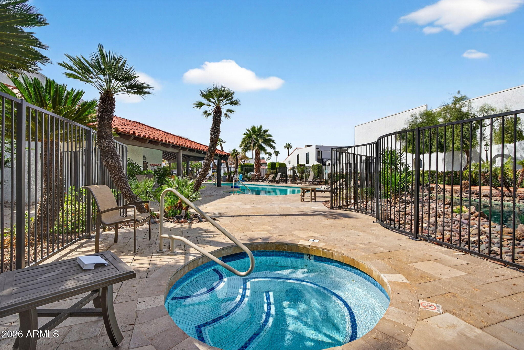 77 E MISSOURI Avenue 27