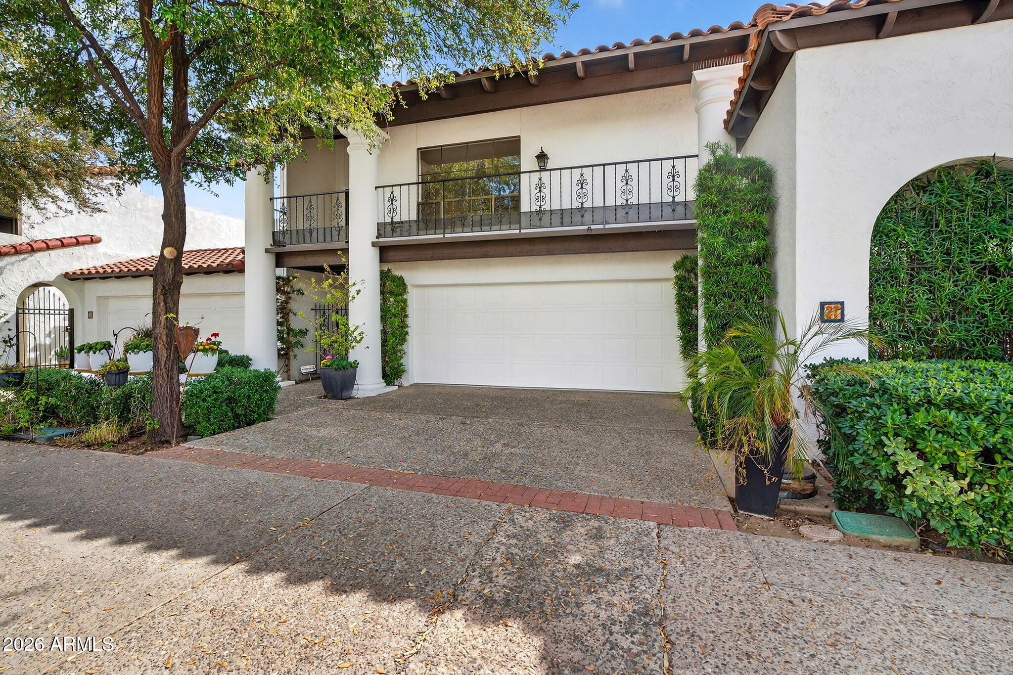 77 E MISSOURI Avenue 27