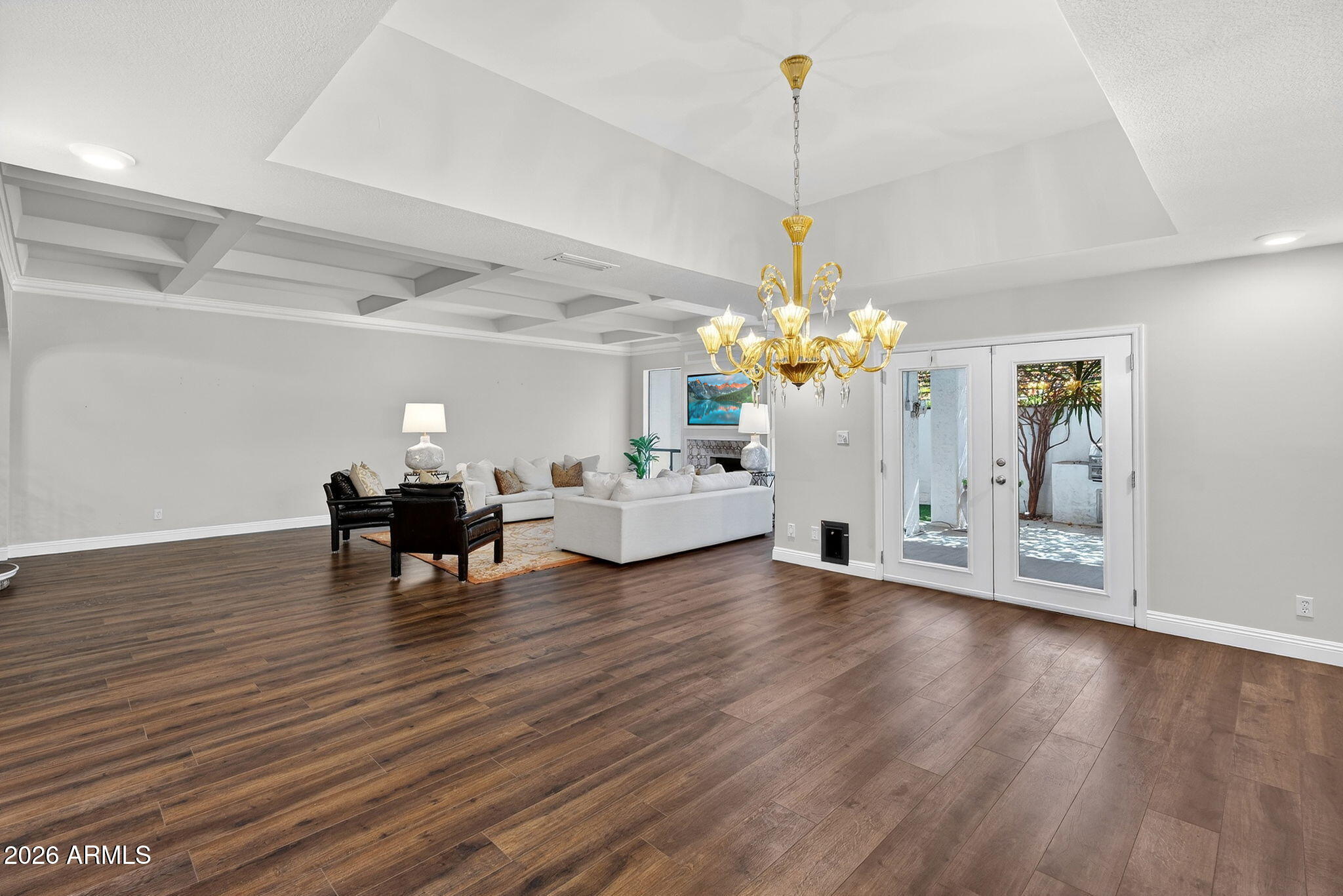 77 E MISSOURI Avenue 27