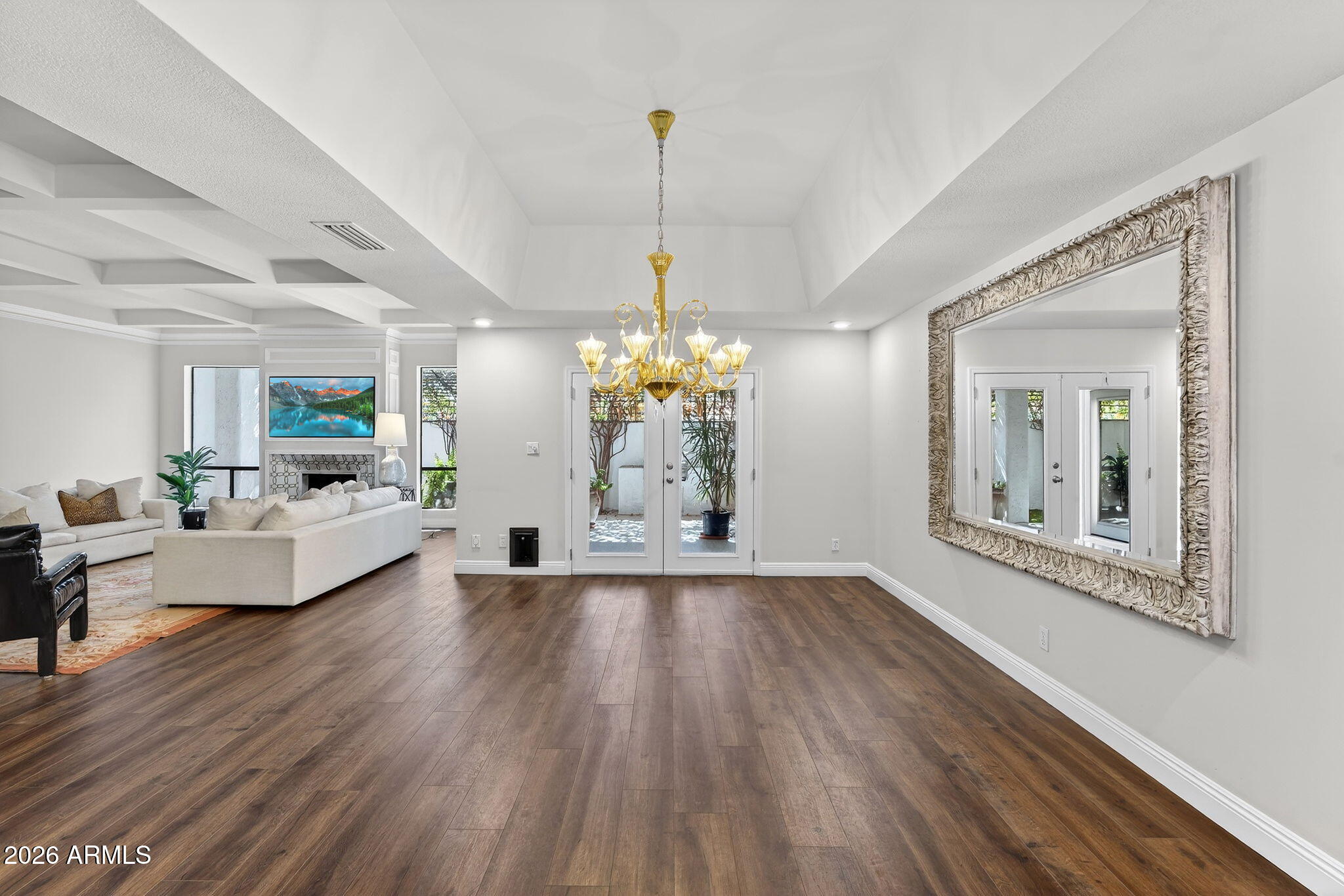 77 E MISSOURI Avenue 27