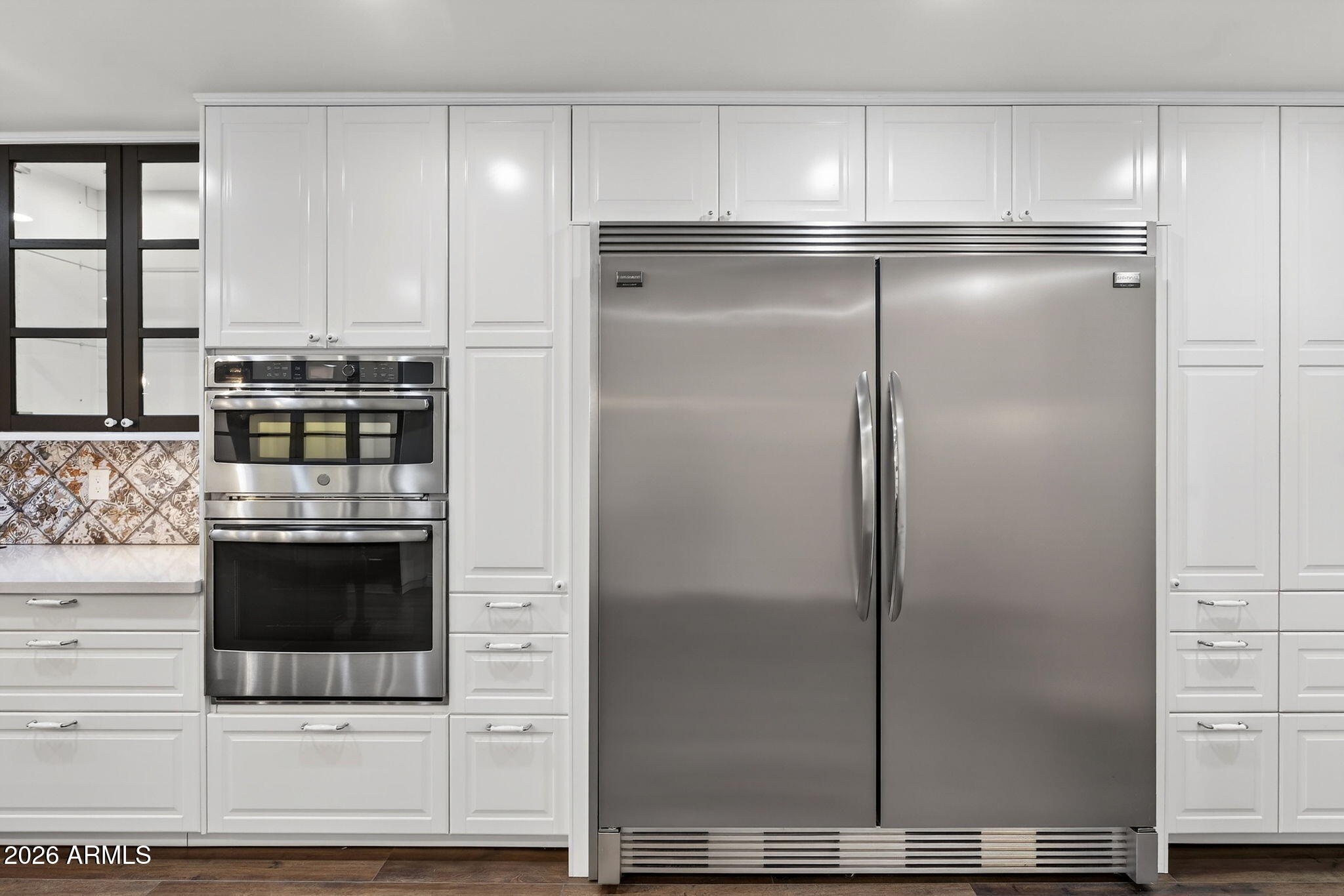 77 E MISSOURI Avenue 27