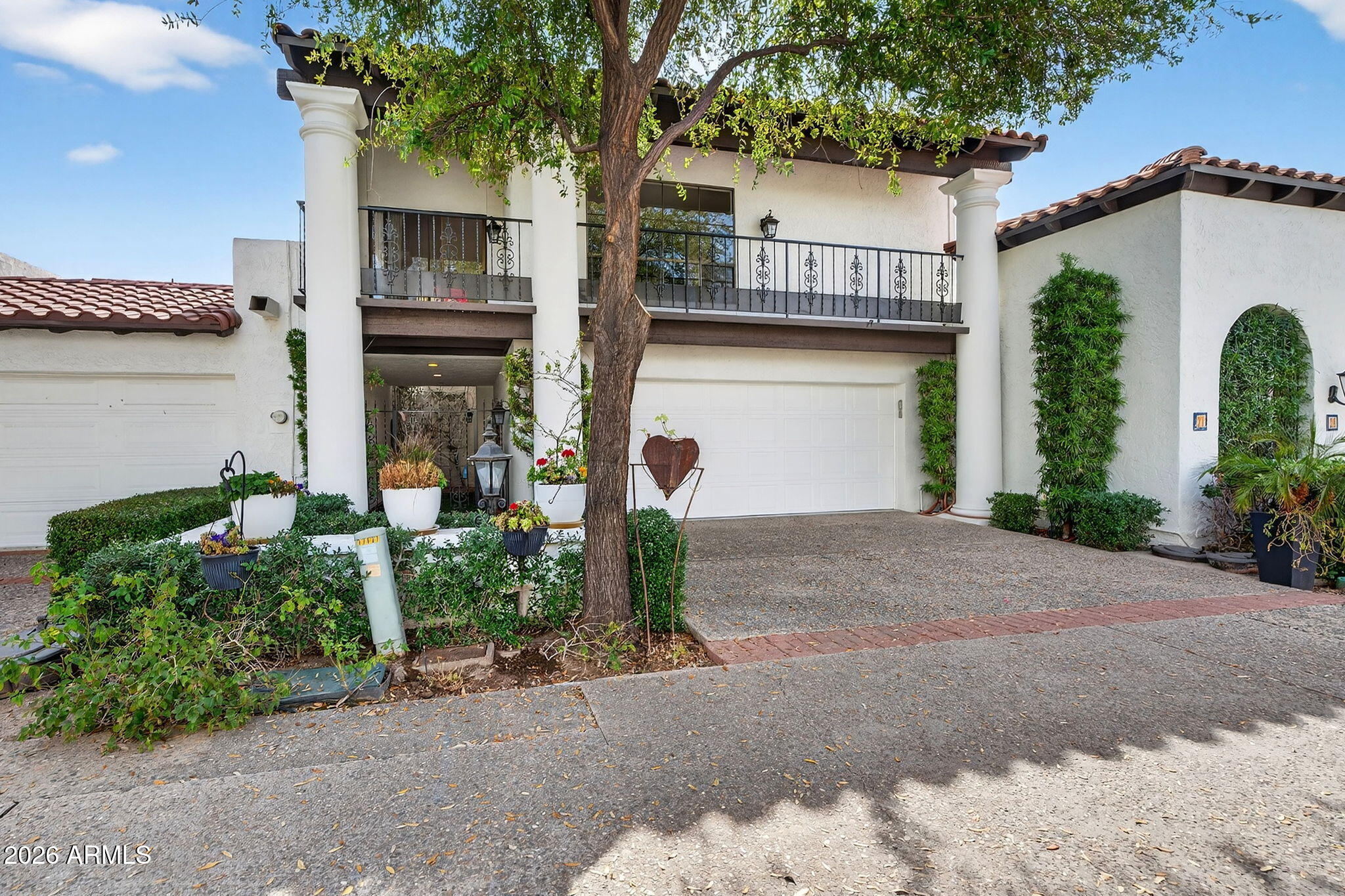 77 E MISSOURI Avenue 27