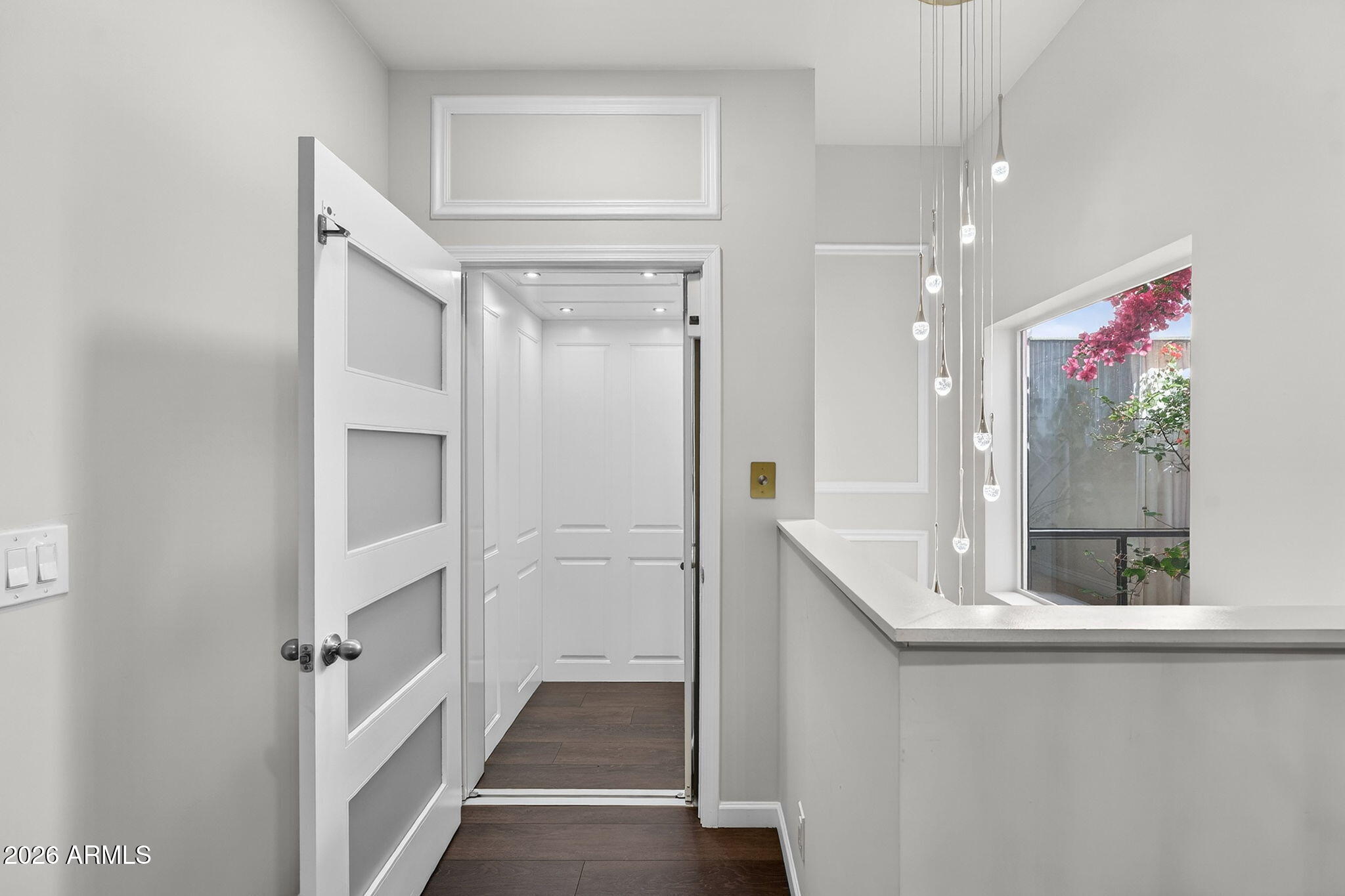 77 E MISSOURI Avenue 27