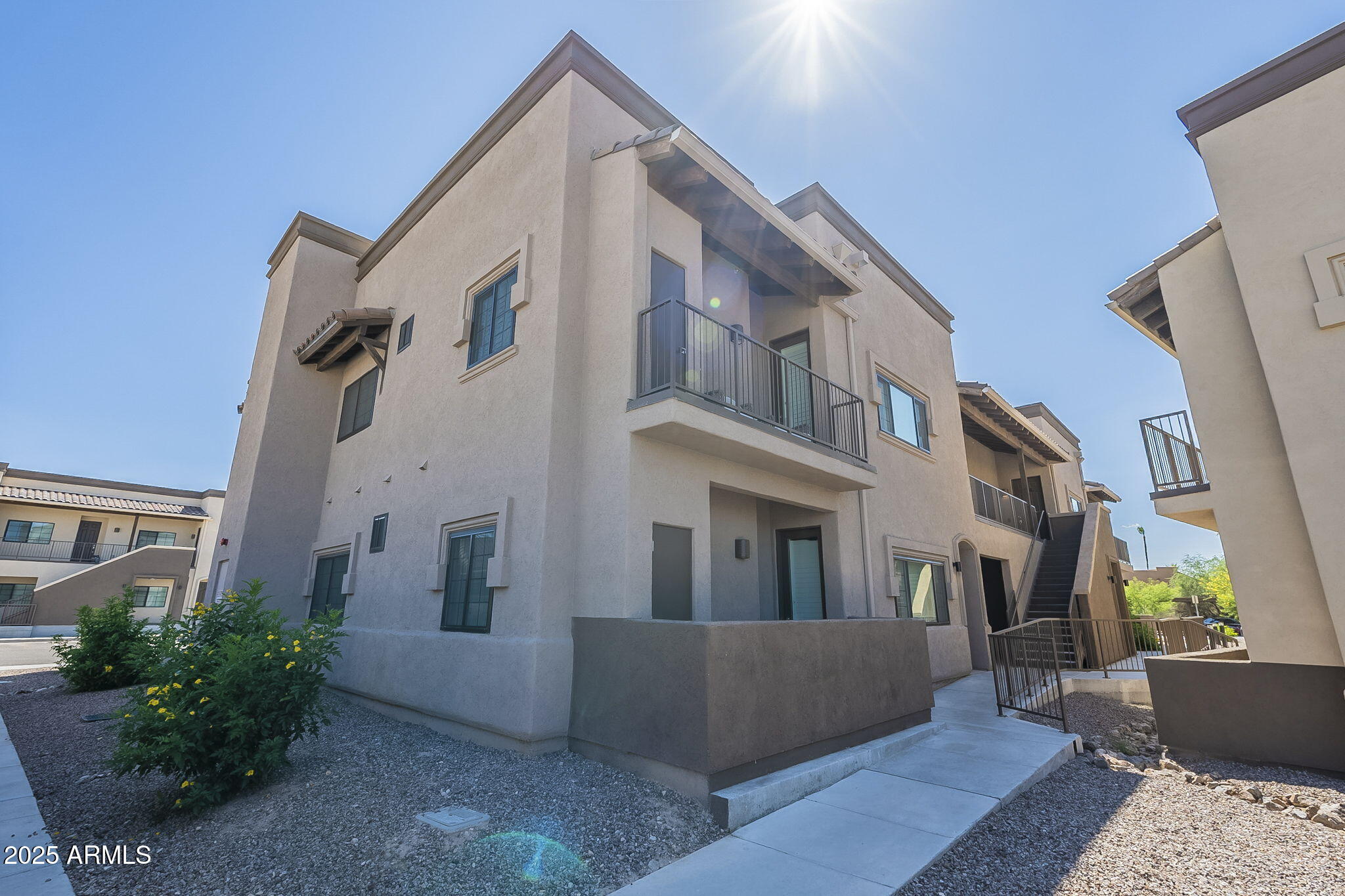 2038 E RIVER Road 101