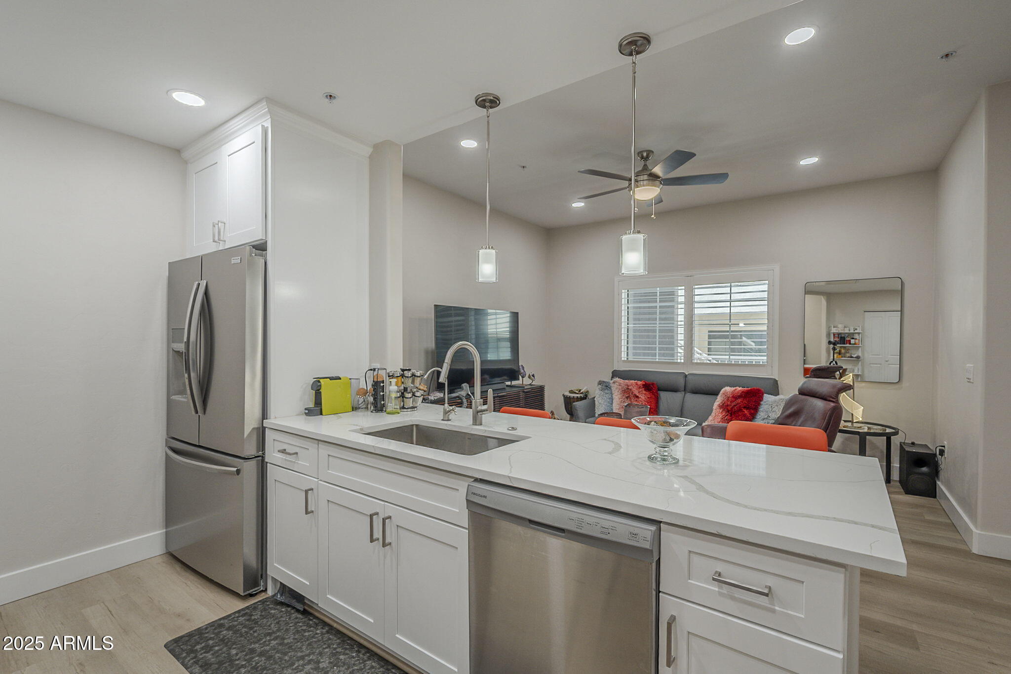2038 E RIVER Road 101