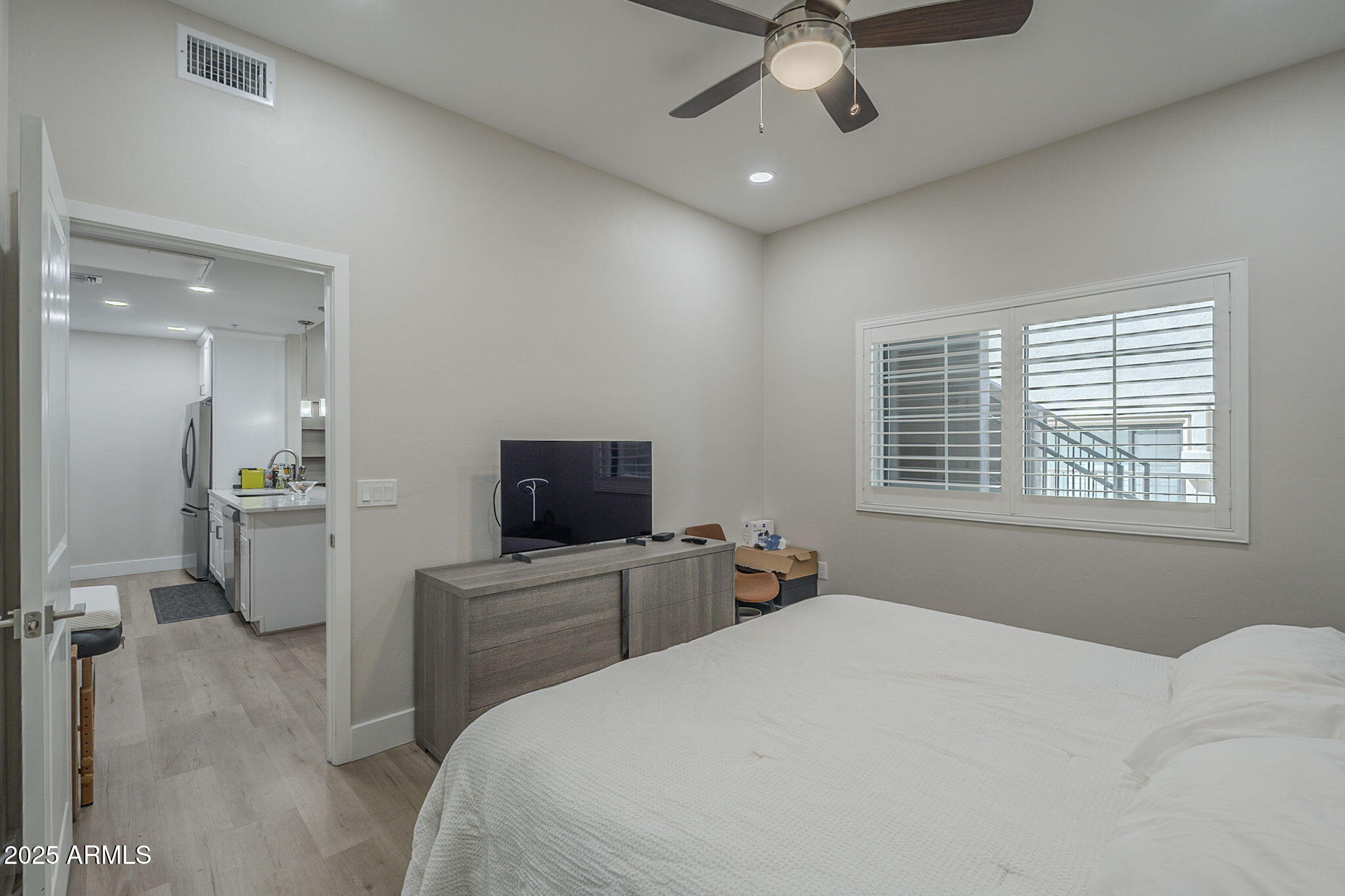 2038 E RIVER Road 101