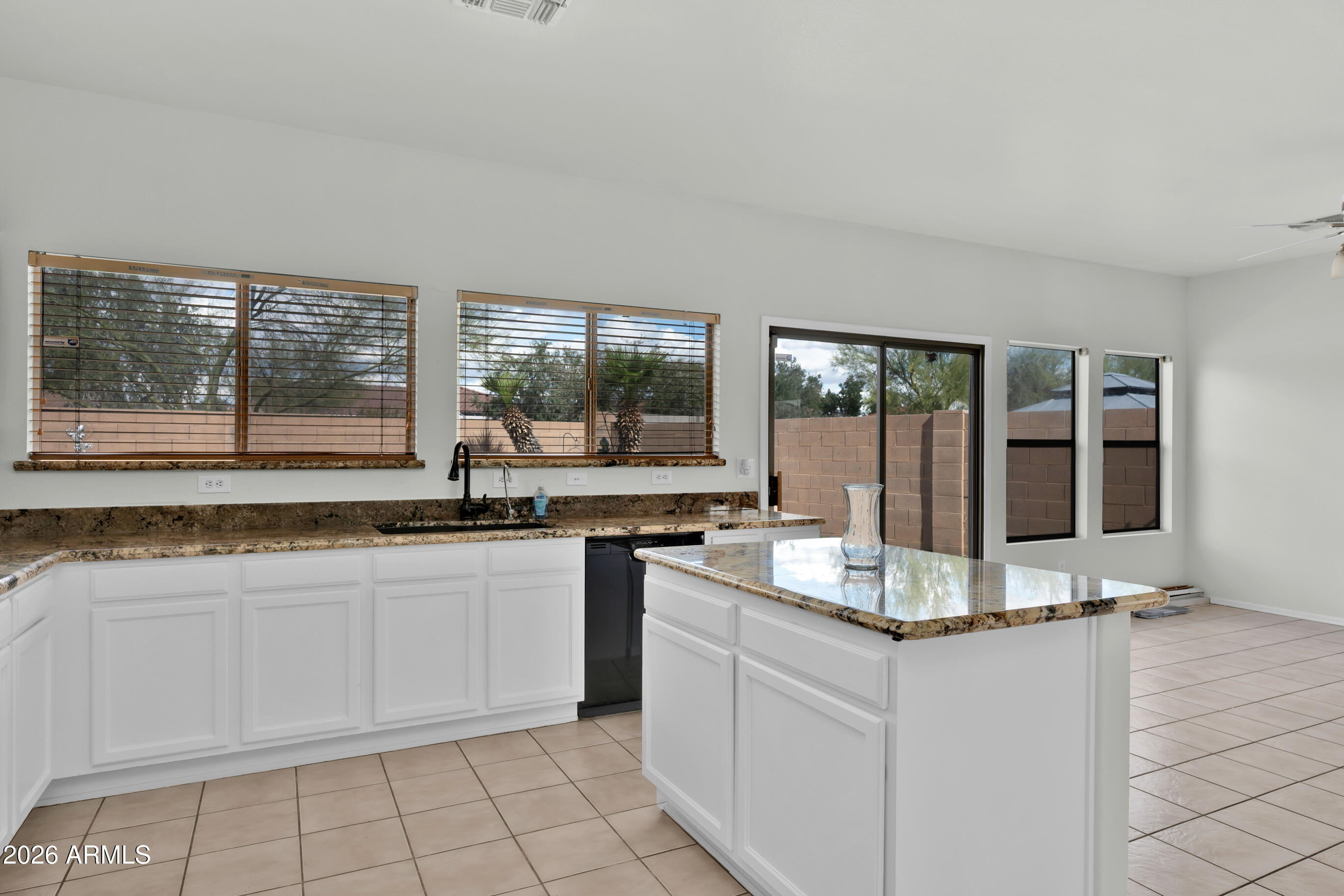 10548 E BRAMBLE Avenue